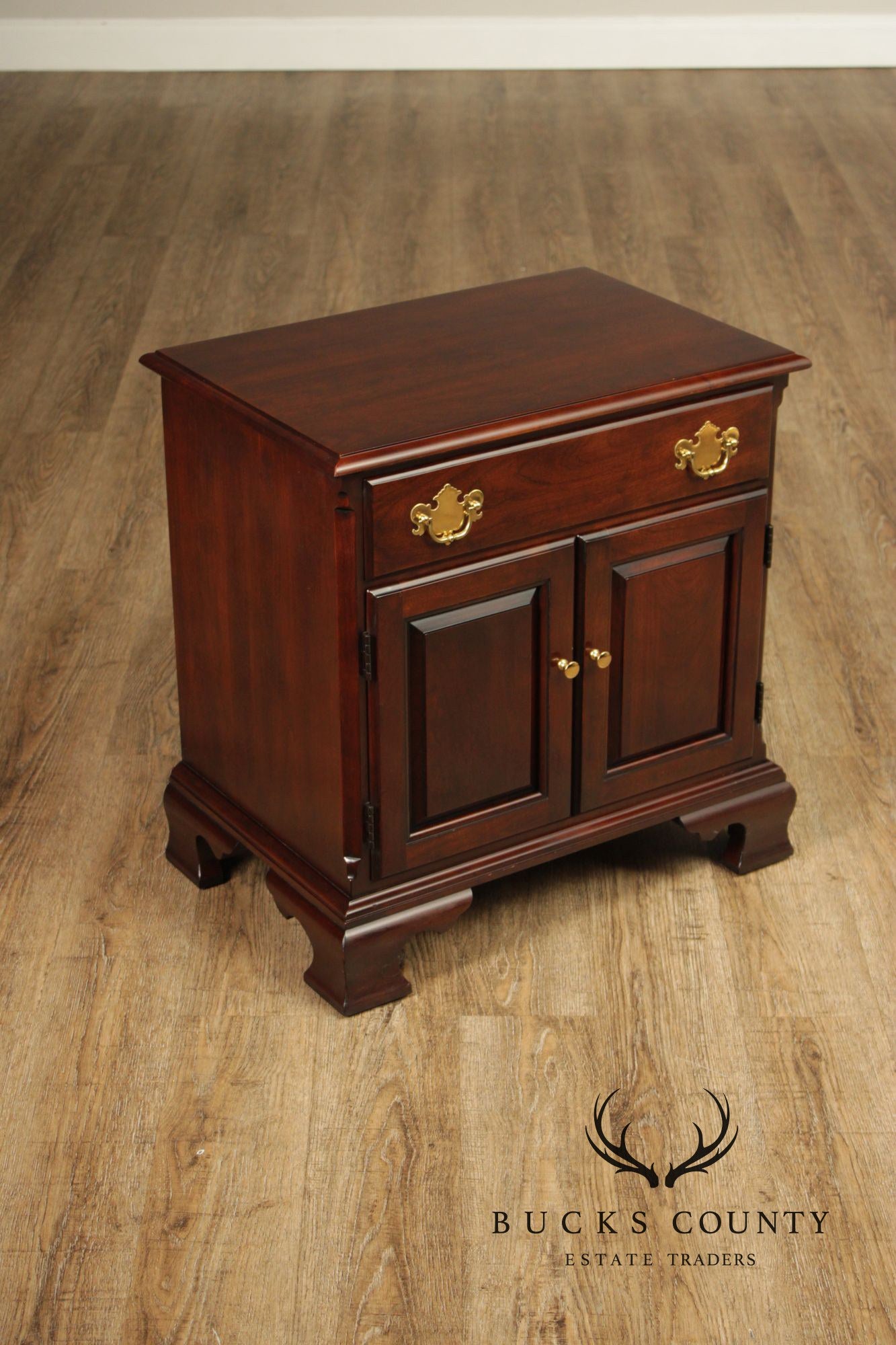 Statton Pair Of Old Towne Cherry Nightstands