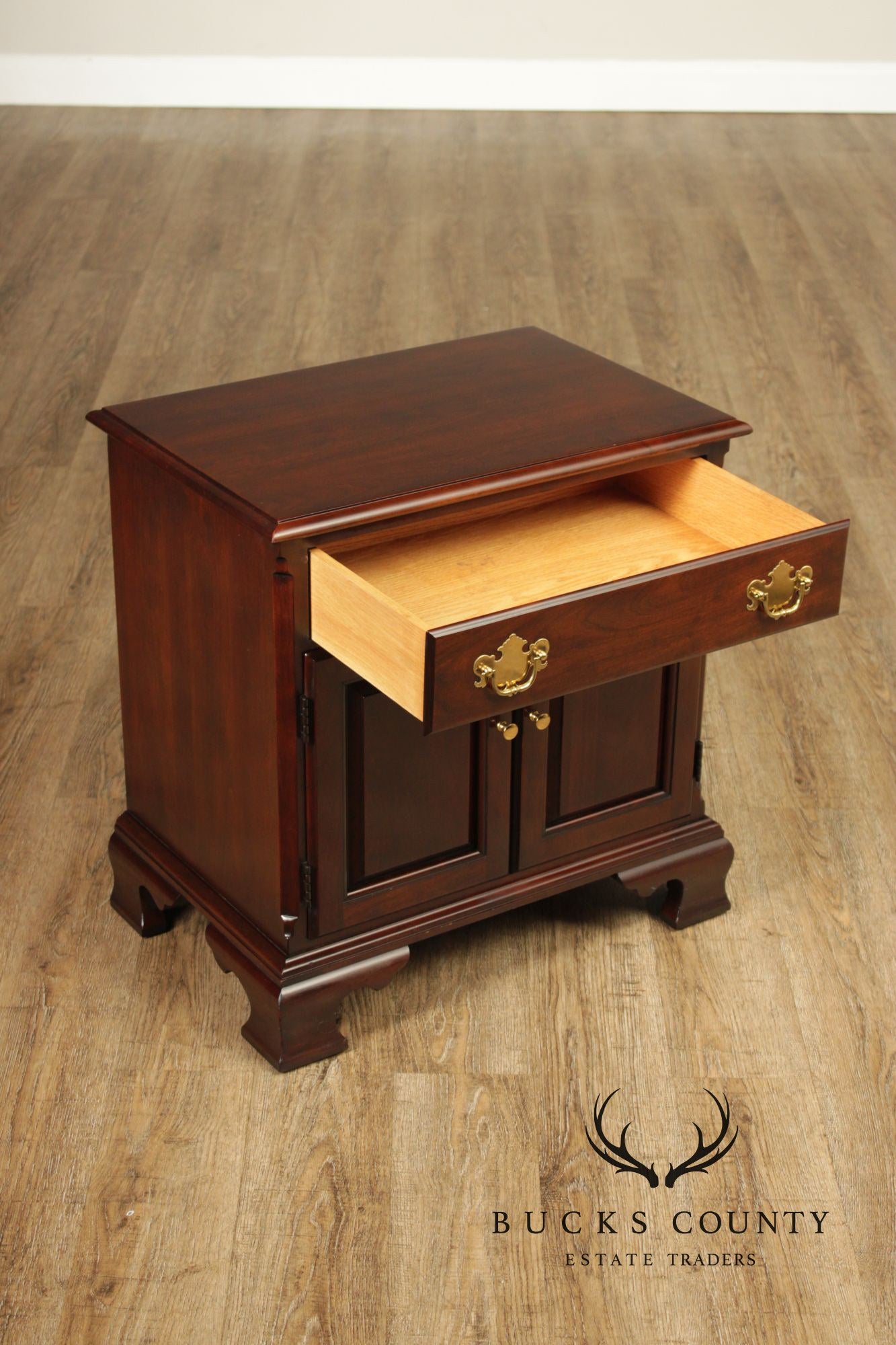 Statton Pair Of Old Towne Cherry Nightstands