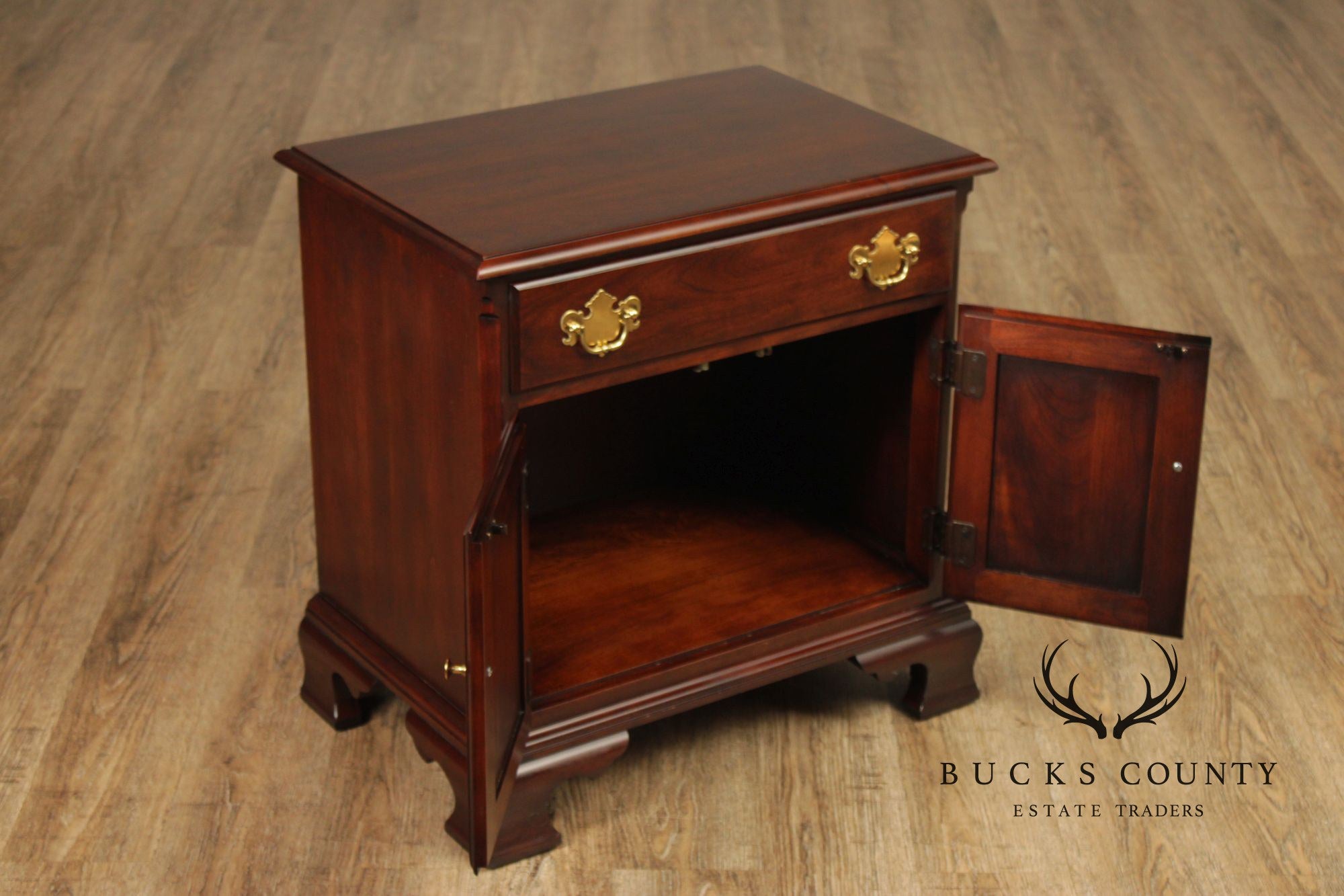 Statton Pair Of Old Towne Cherry Nightstands