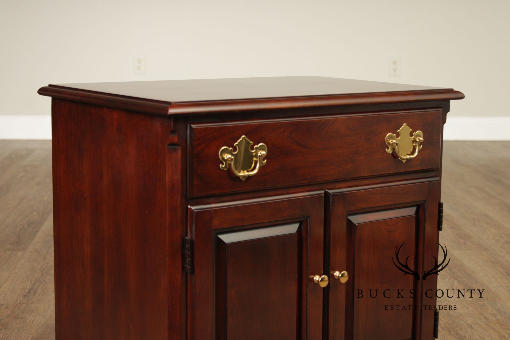Statton Pair Of Old Towne Cherry Nightstands