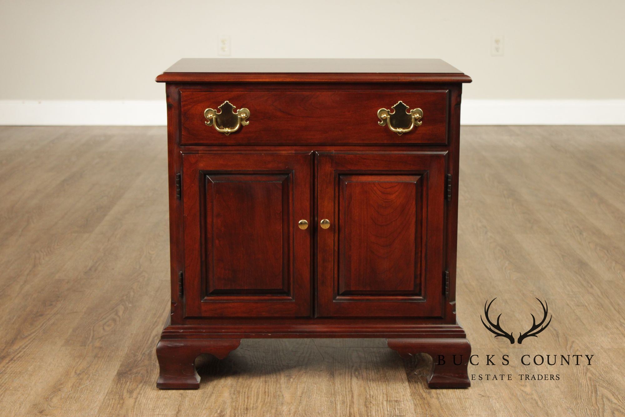 Statton Pair Of Old Towne Cherry Nightstands