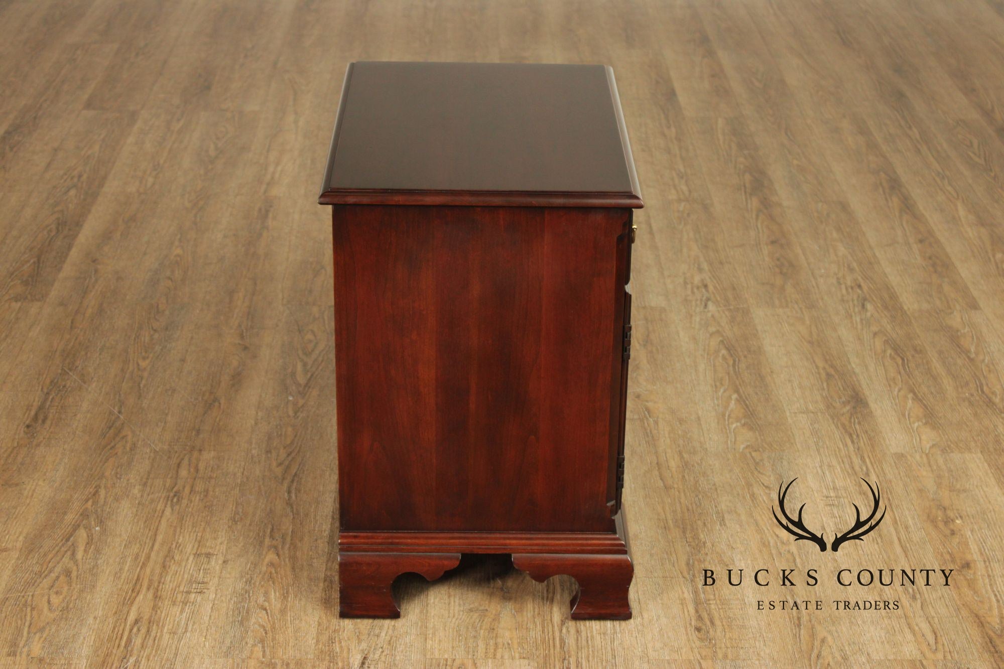 Statton Pair Of Old Towne Cherry Nightstands
