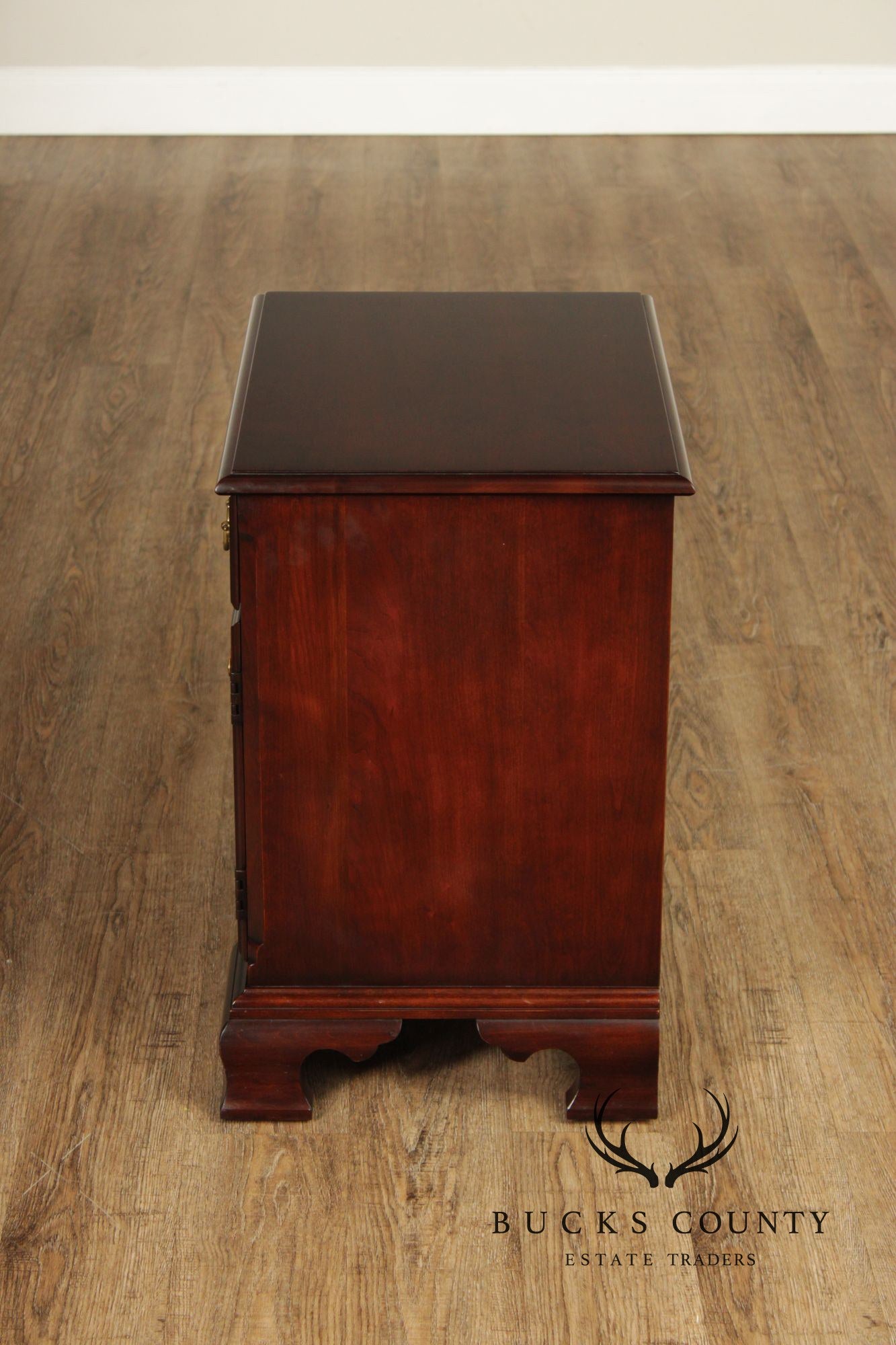 Statton Pair Of Old Towne Cherry Nightstands