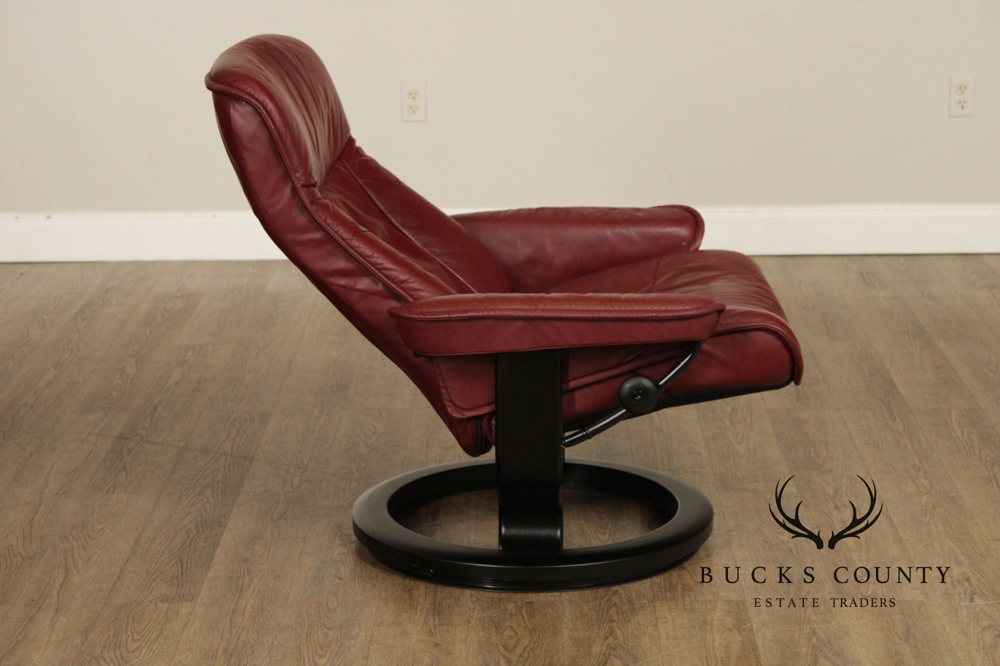 Ekornes Stressless Leather Recliner With Ottoman