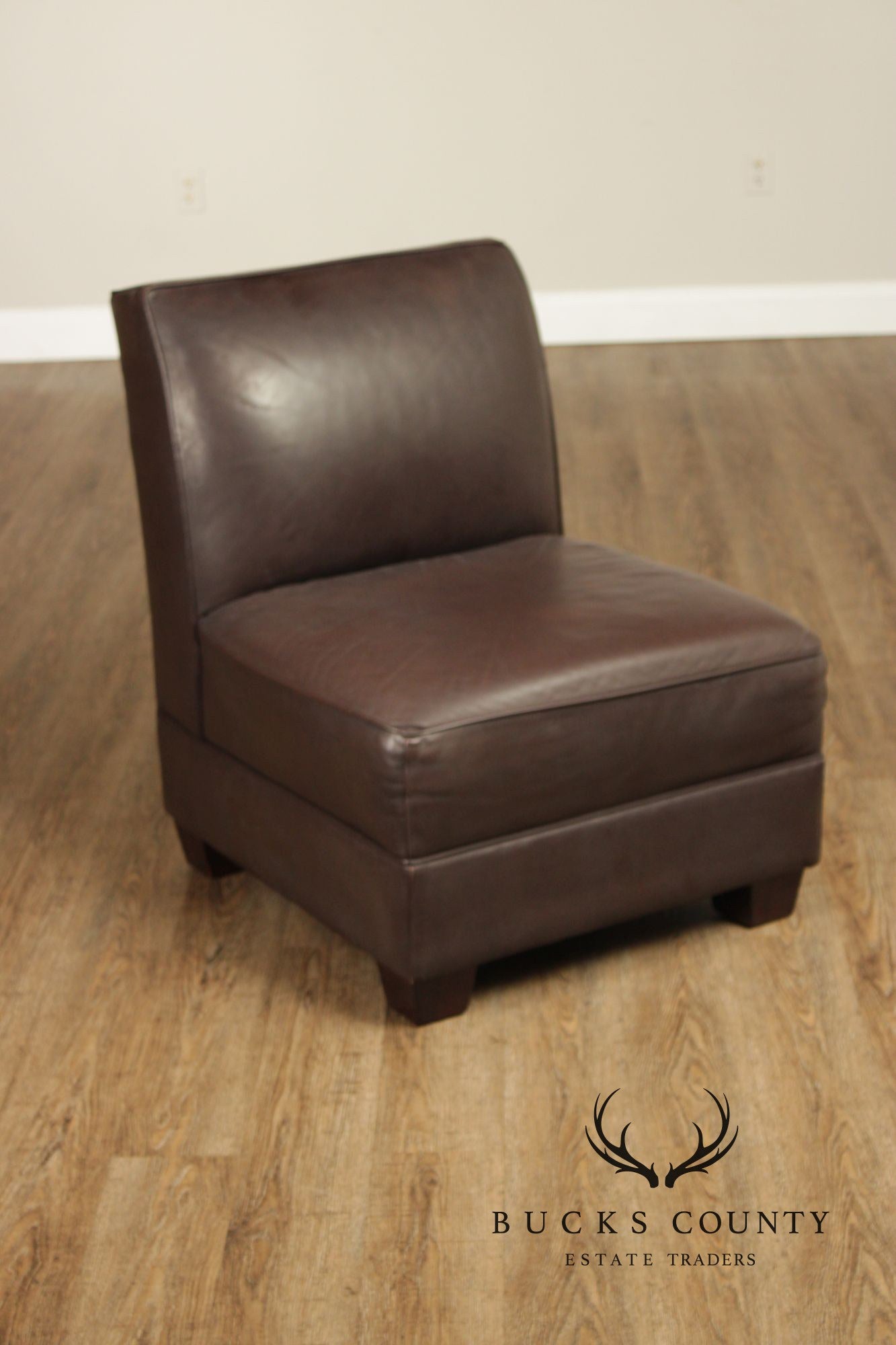 Contemporary Pair Of Brown Leather Upholstered Slipper Lounge Chairs