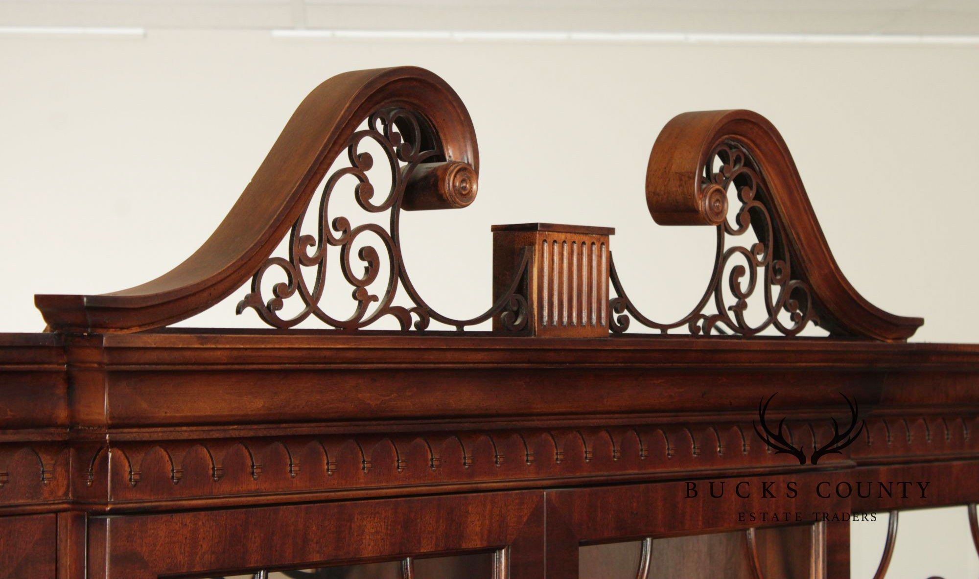 Henredon Rittenhouse Square Mahogany China Cabinet Breakfront