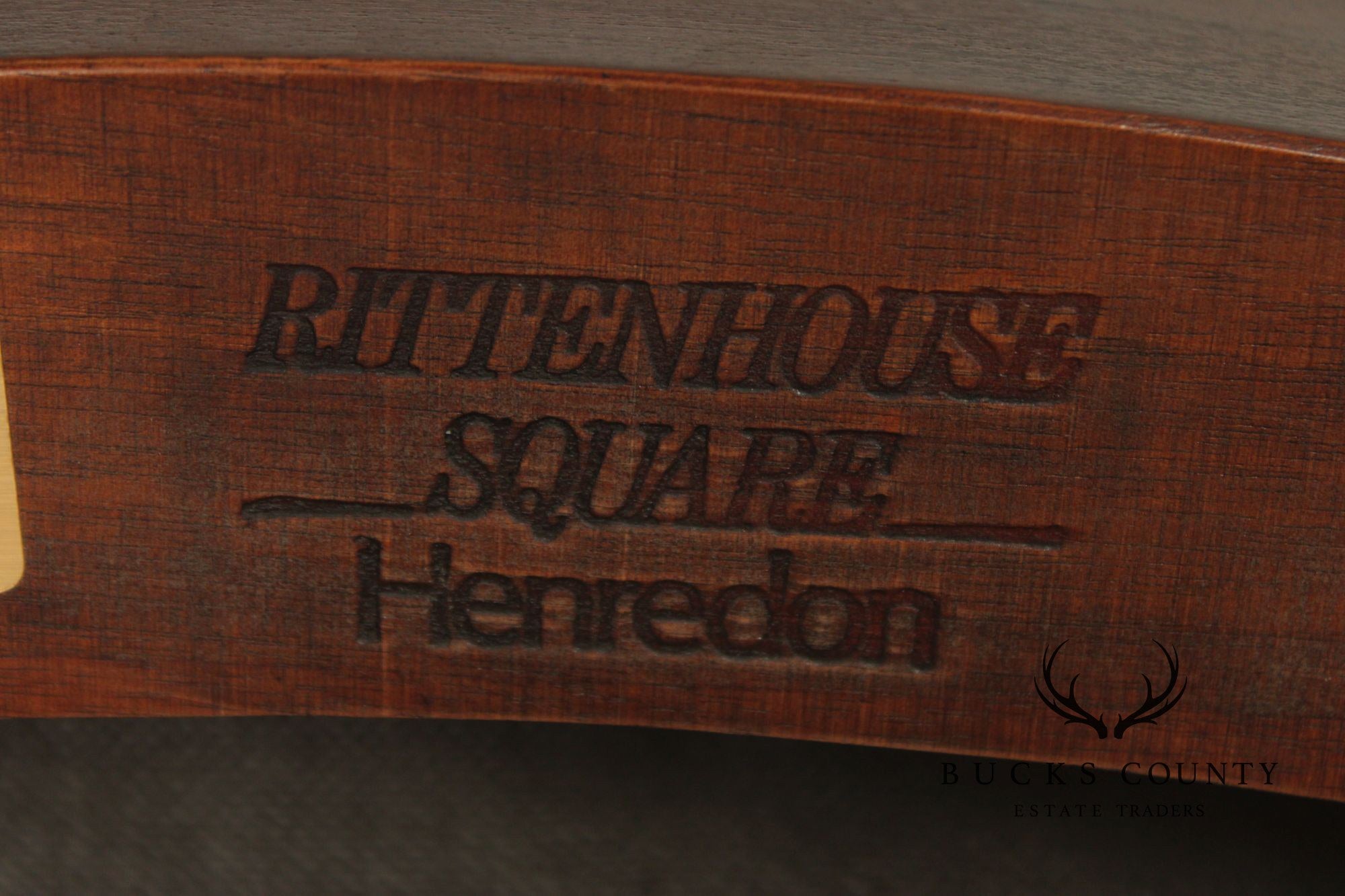 Henredon Rittenhouse Square Collection Queen Anne Style Set of Eight Mahogany Dining Chairs