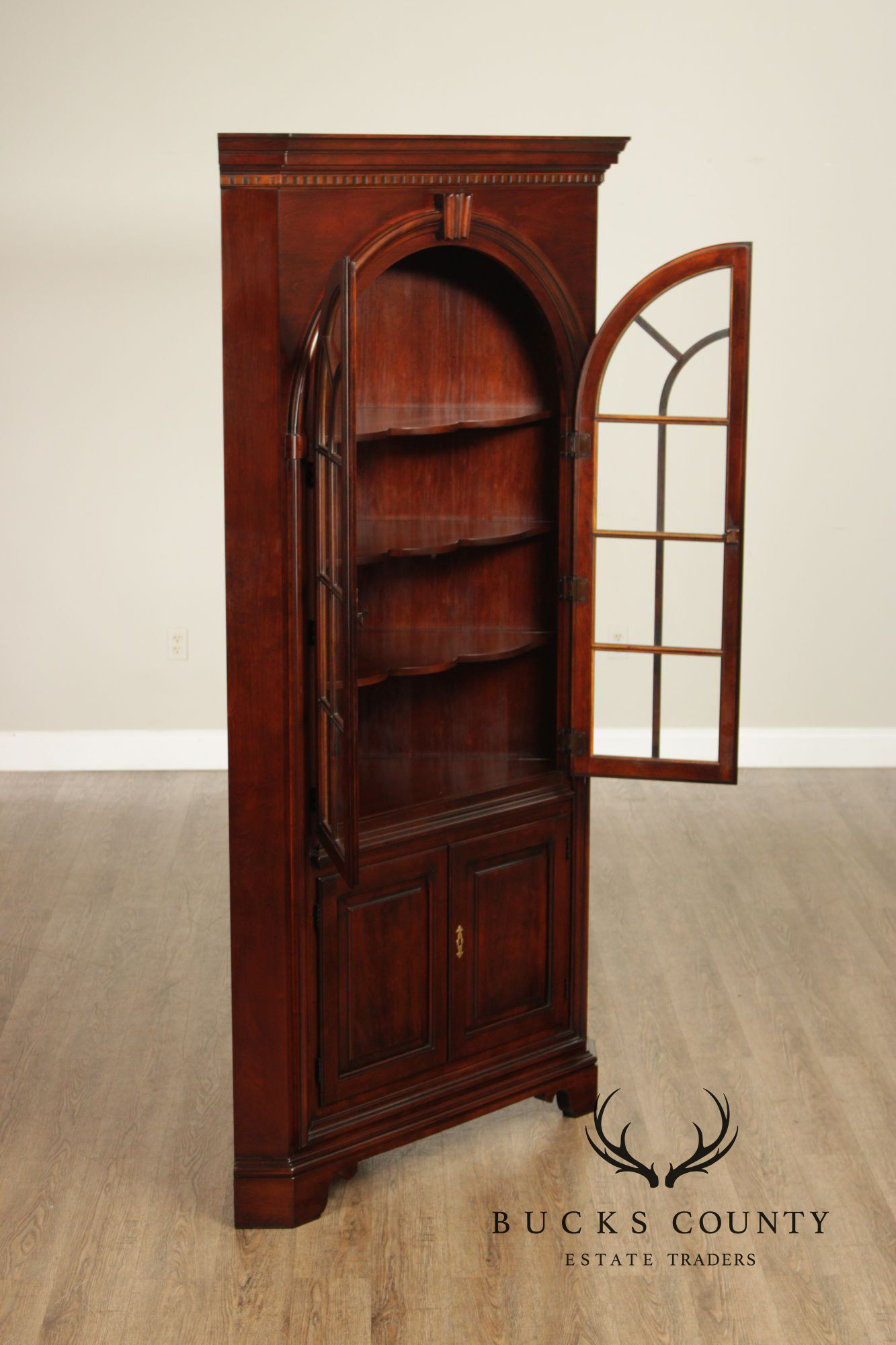 Statton Georgian Style Old Towne Cherry Corner Cabinet