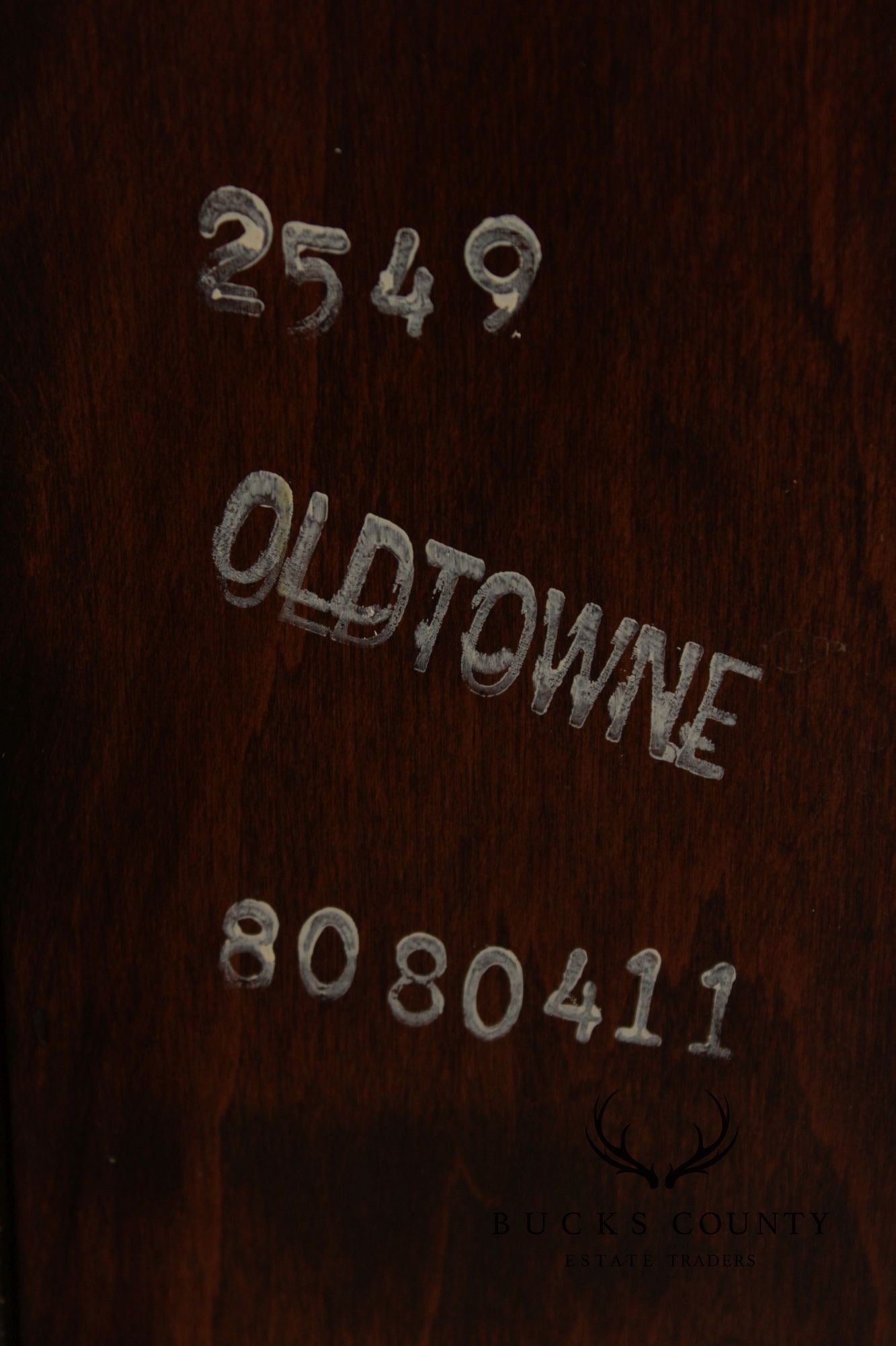 Statton Georgian Style Old Towne Cherry Corner Cabinet