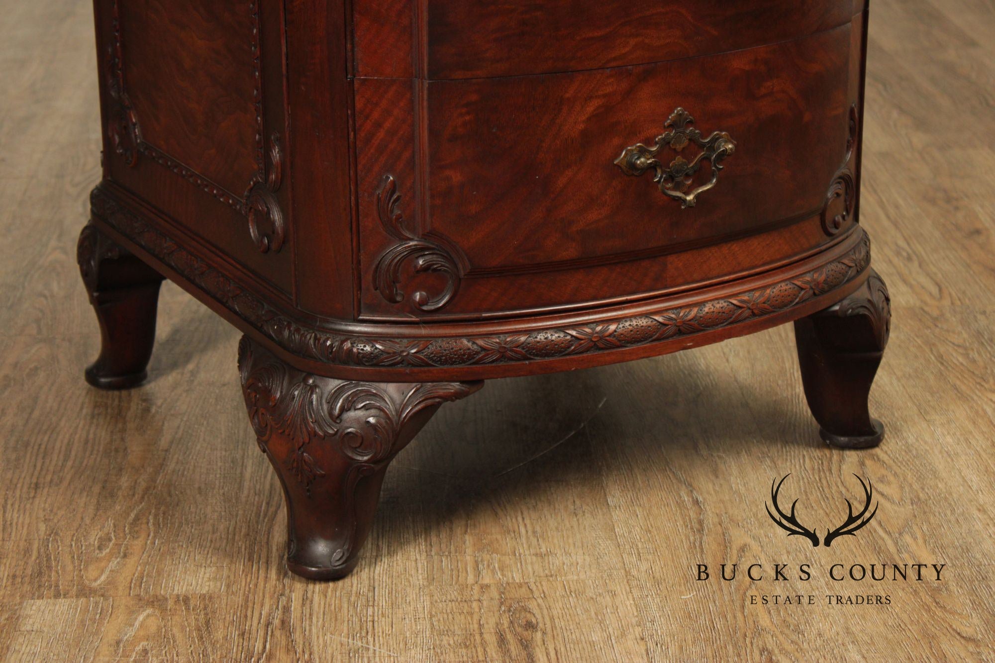 1930's Georgian Style Carved Mahogany Pair Of Four Drawers Chests