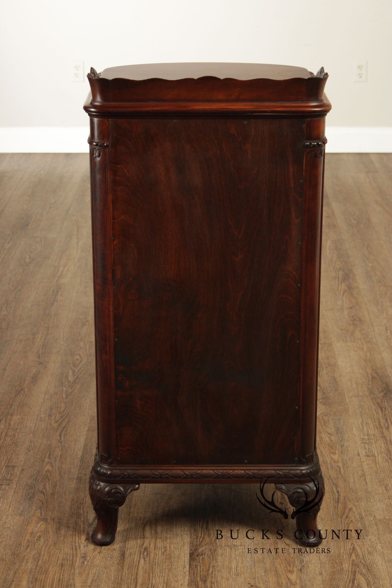 1930's Georgian Style Carved Mahogany Pair Of Four Drawers Chests