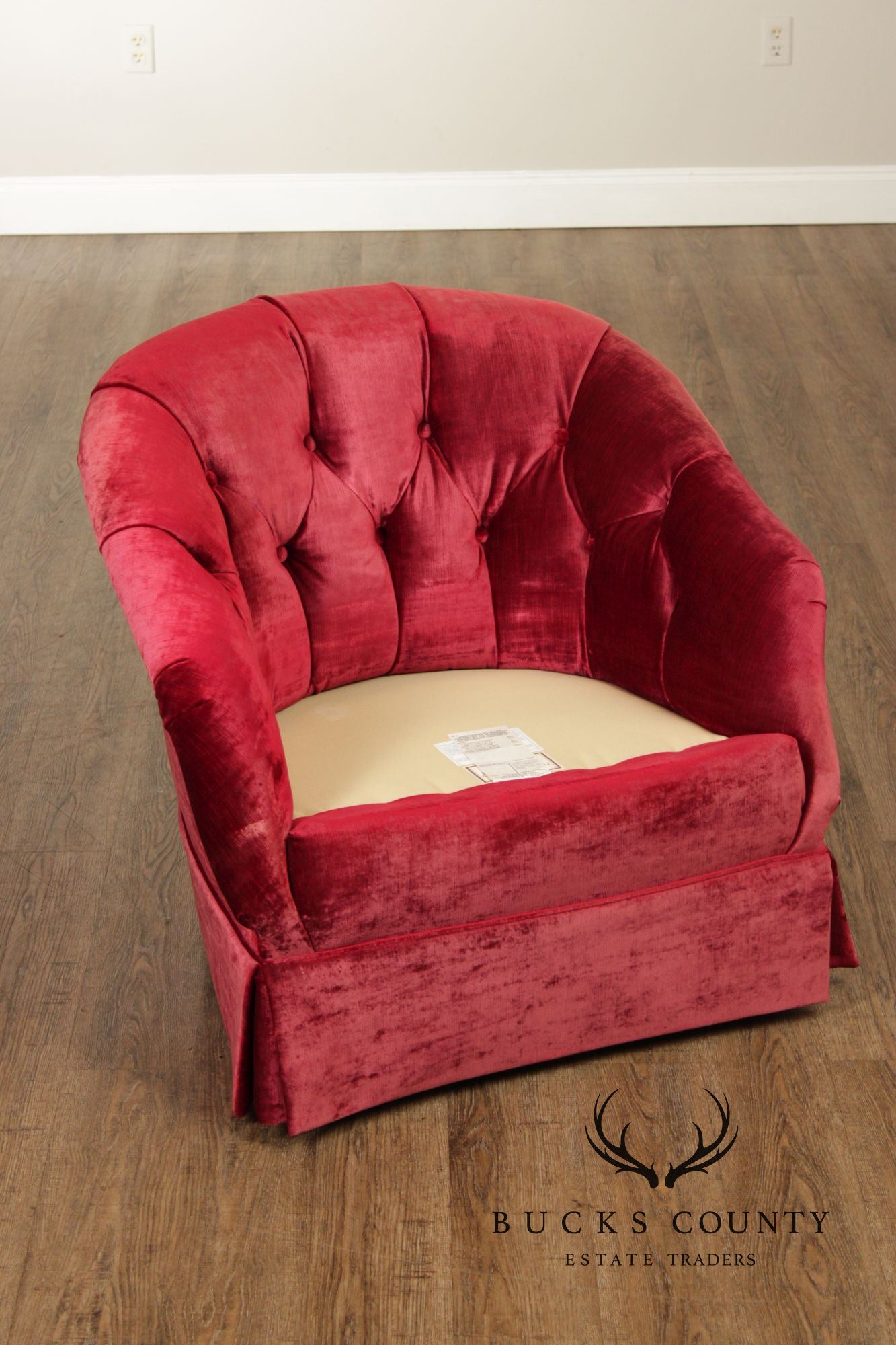 Sherrill Furniture Pair of Tufted Velvet Club Chairs