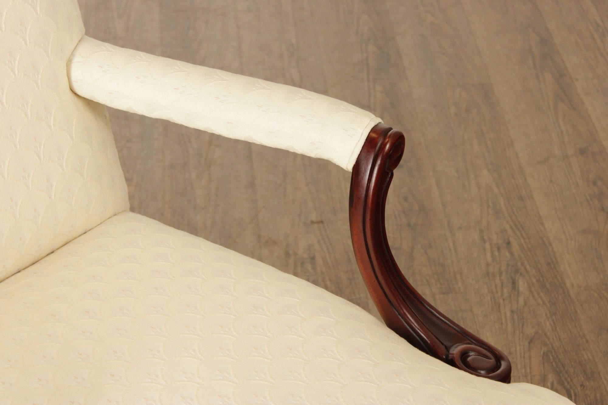 Thomasville Georgian Style Pair of Carved Mahogany Armchairs