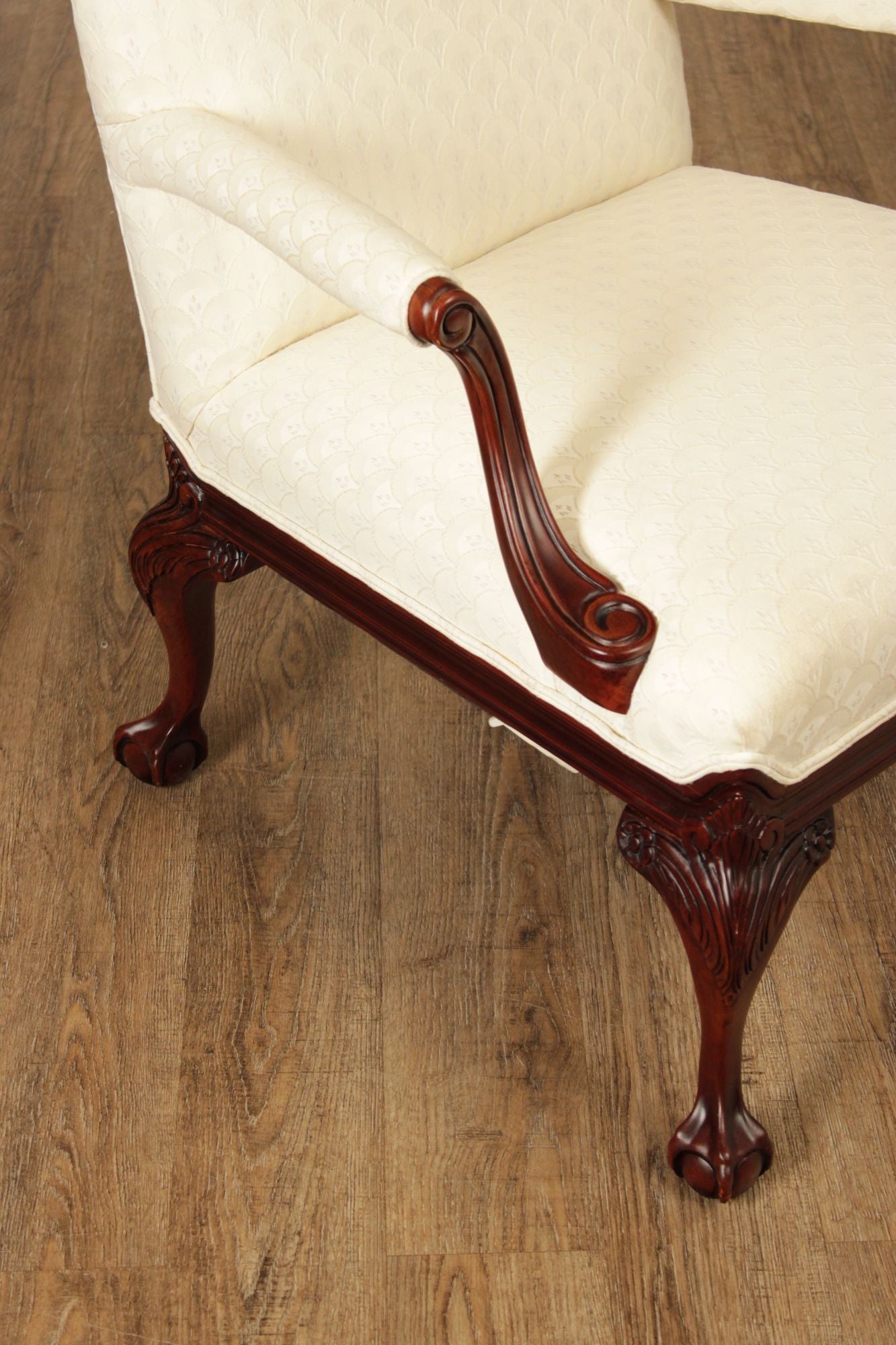Thomasville Georgian Style Pair of Carved Mahogany Armchairs