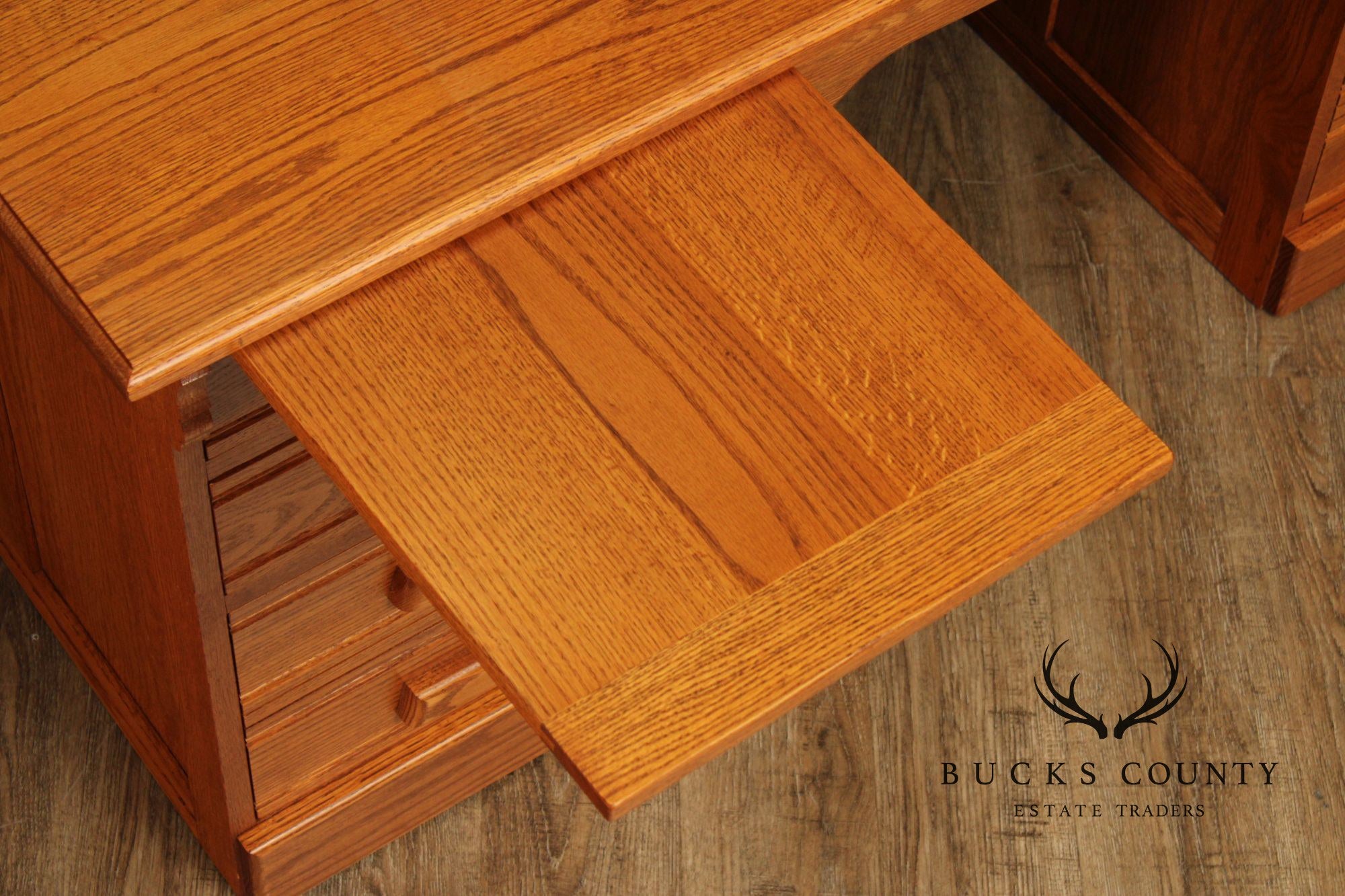 Custom Quality Traditional Solid Oak Kneehole Desk