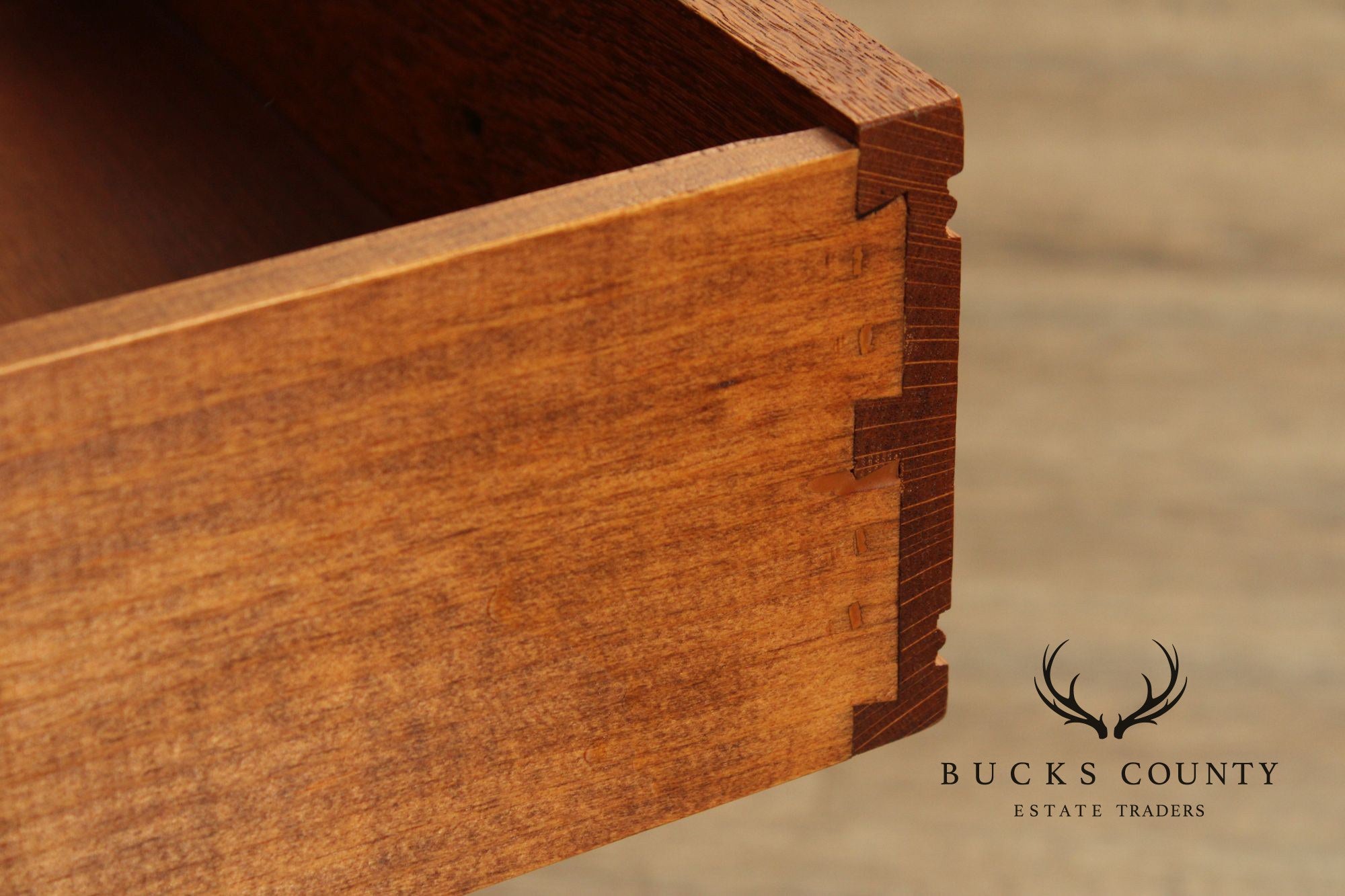 Custom Quality Traditional Solid Oak Kneehole Desk