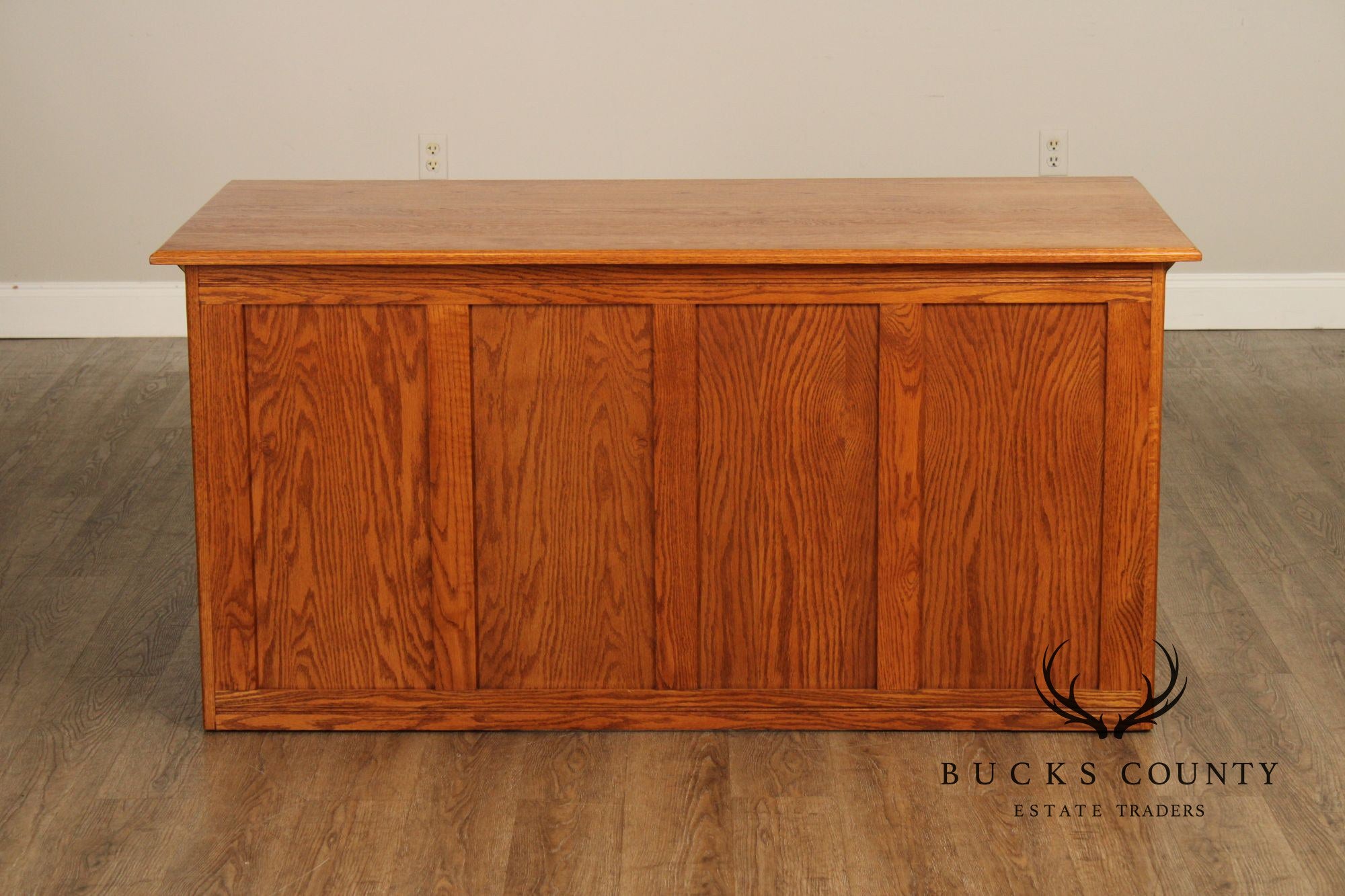 Custom Quality Traditional Solid Oak Kneehole Desk