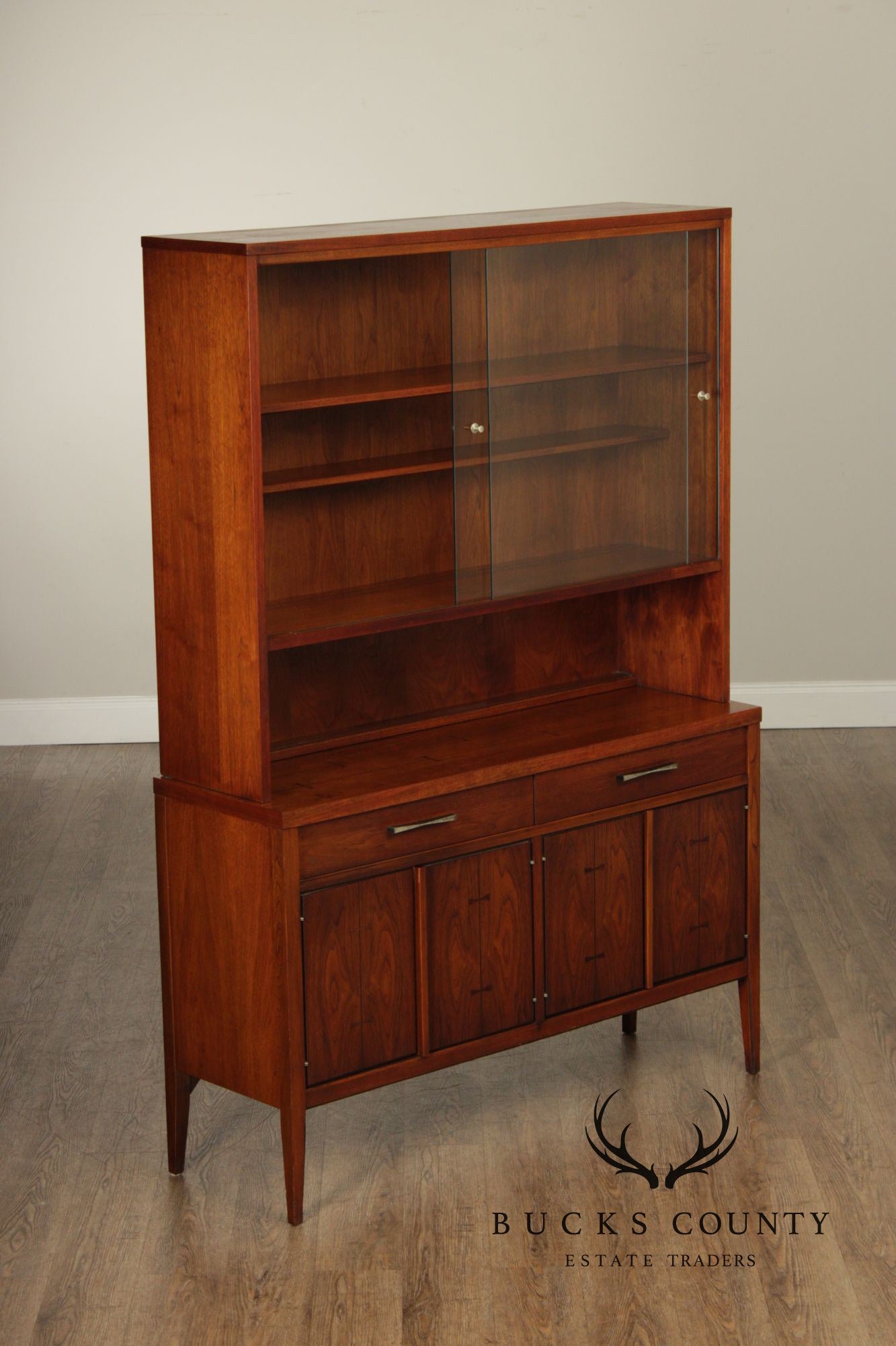Lane 'Tuxedo' Mid Century Modern Walnut China Cabinet