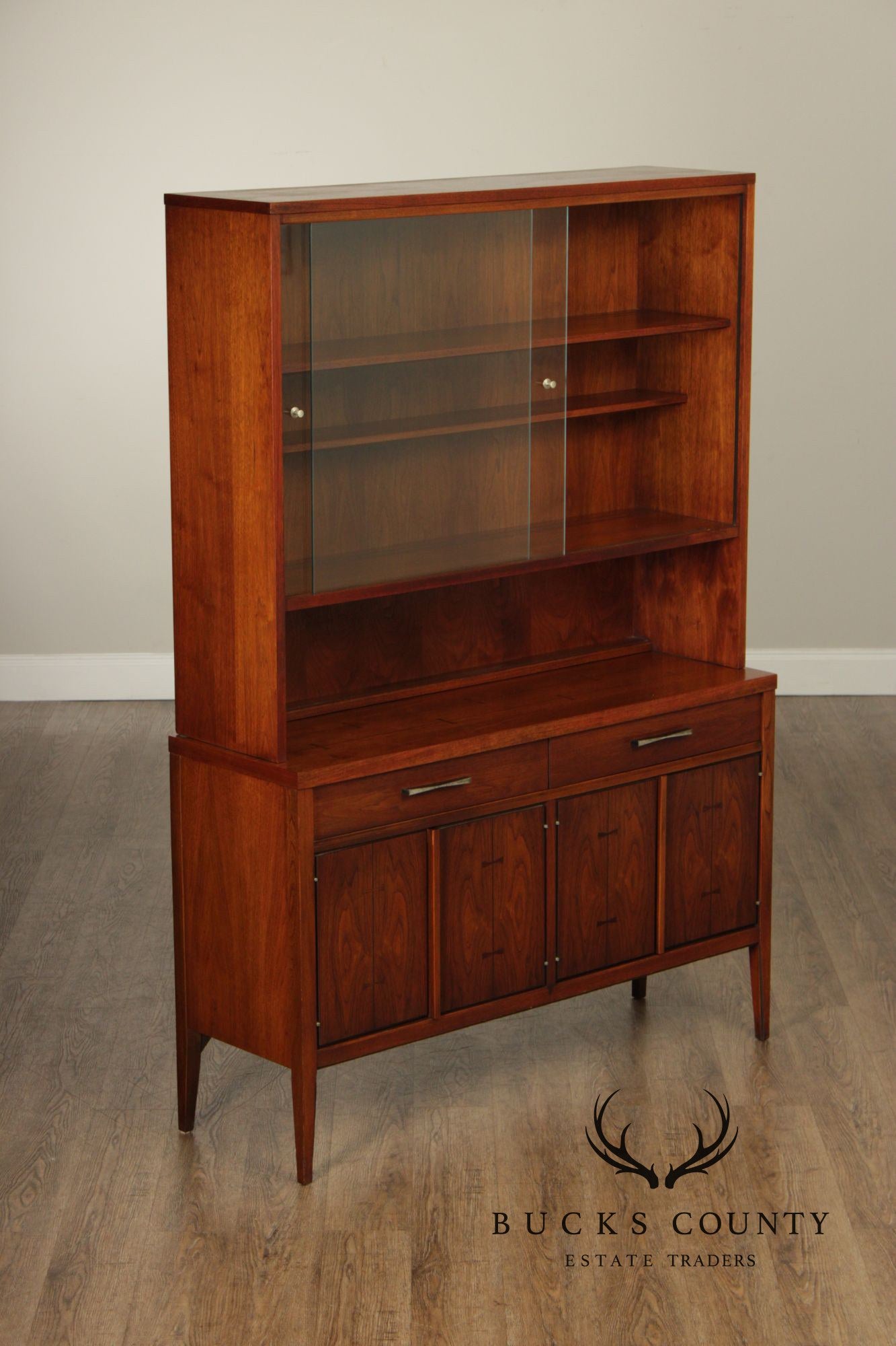 Lane 'Tuxedo' Mid Century Modern Walnut China Cabinet