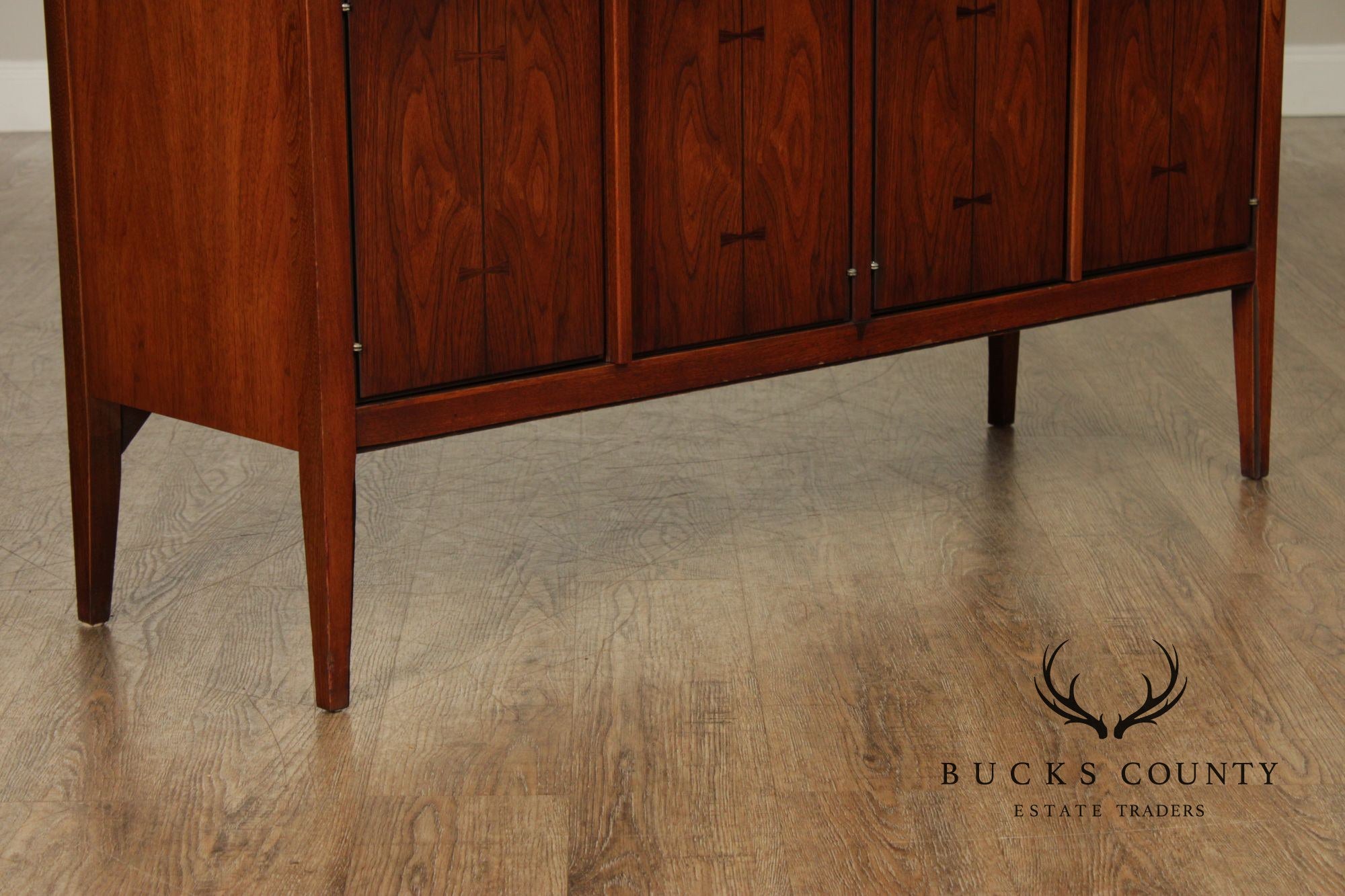 Lane 'Tuxedo' Mid Century Modern Walnut China Cabinet