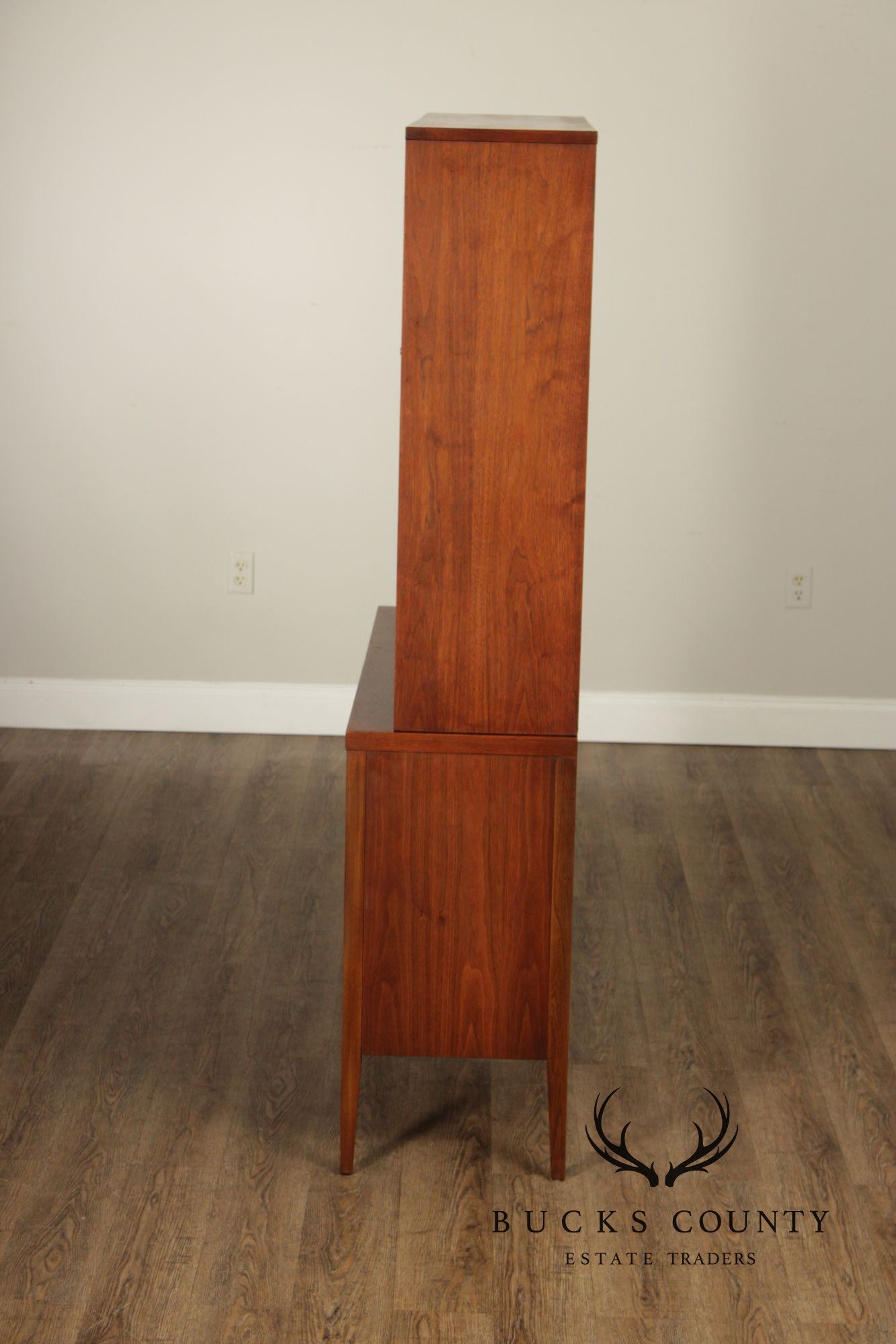 Lane 'Tuxedo' Mid Century Modern Walnut China Cabinet
