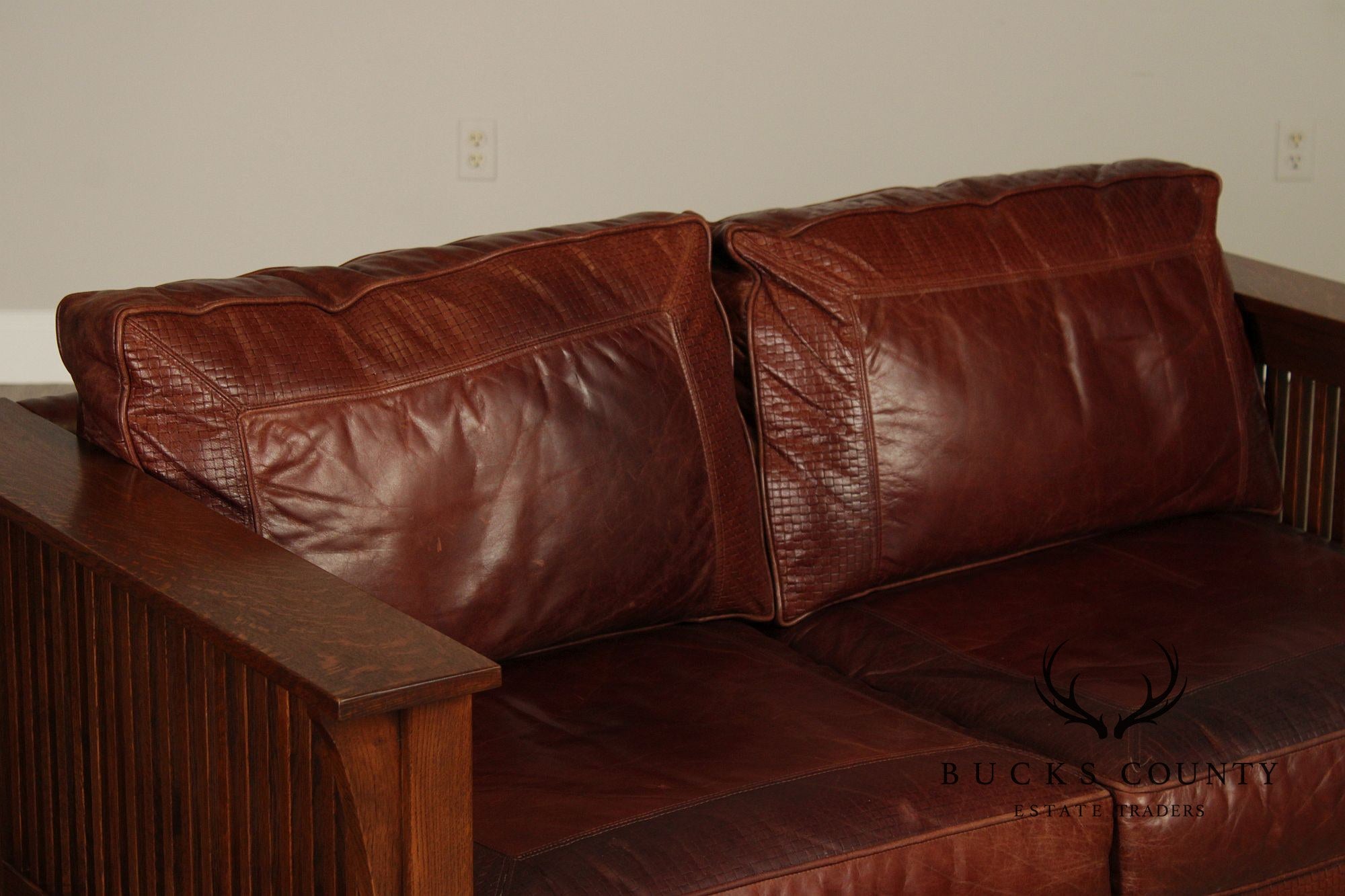 Stickley Mission Collection Oak 'Fayetteville' Leather Sofa