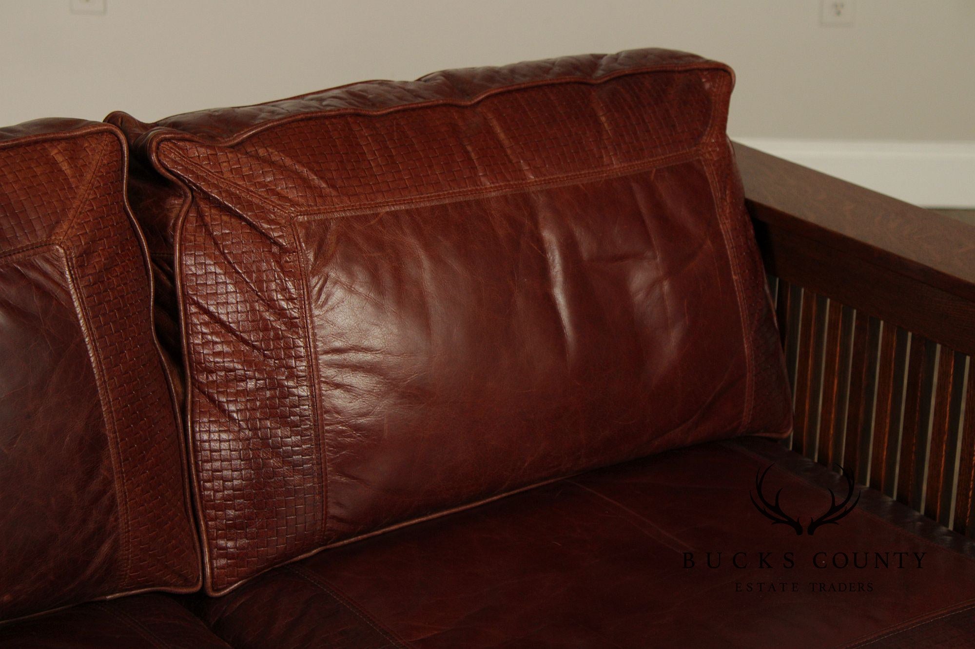Stickley Mission Collection Oak 'Fayetteville' Leather Sofa