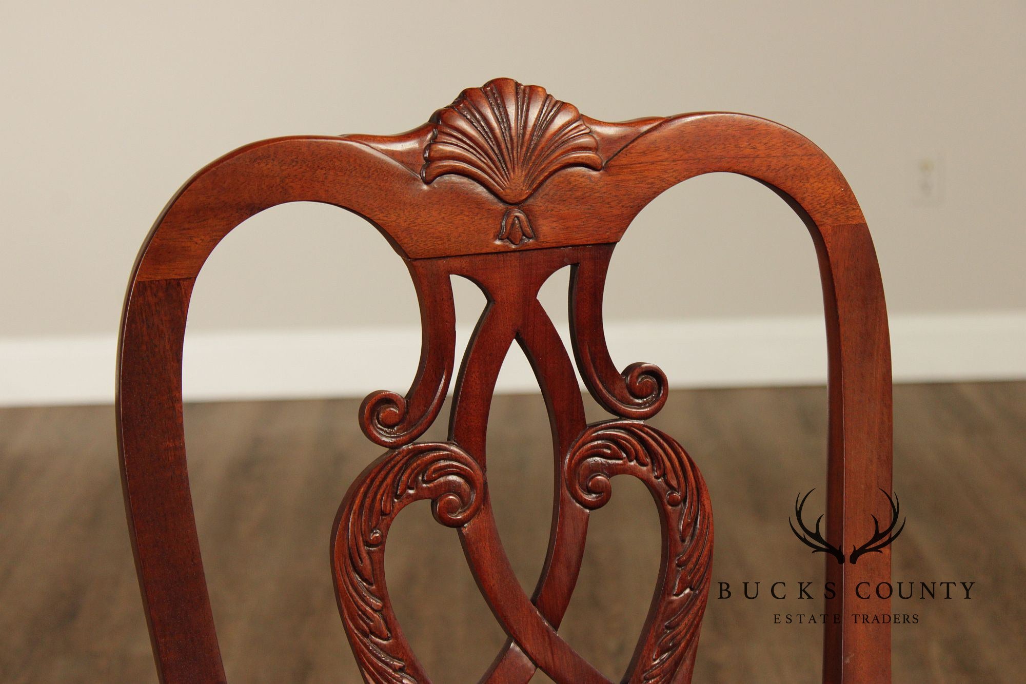 Ethan Allen 18th Century Mahogany Collection Set of Eight Carved Dining Chairs