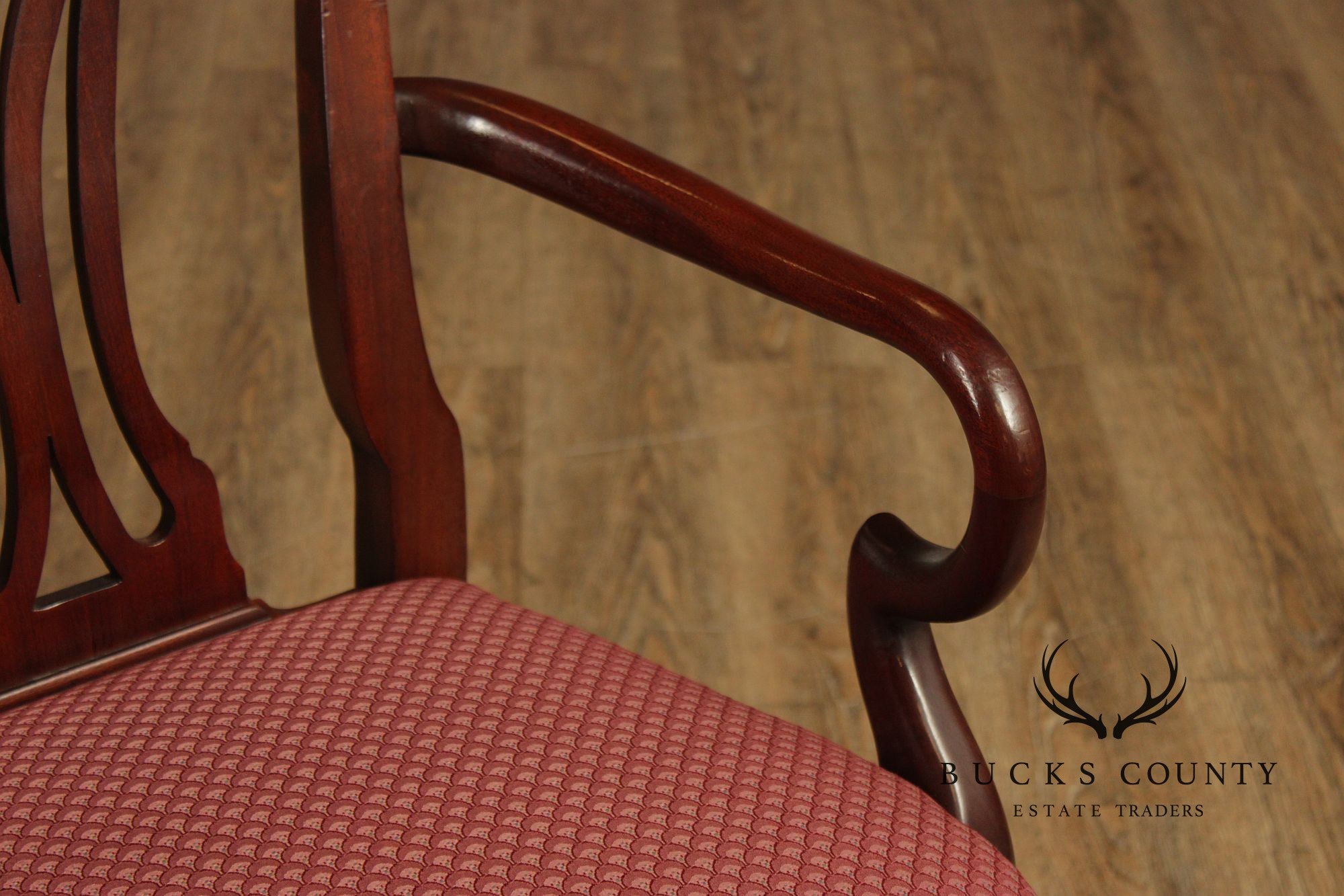 Ethan Allen 18th Century Mahogany Collection Set of Eight Carved Dining Chairs