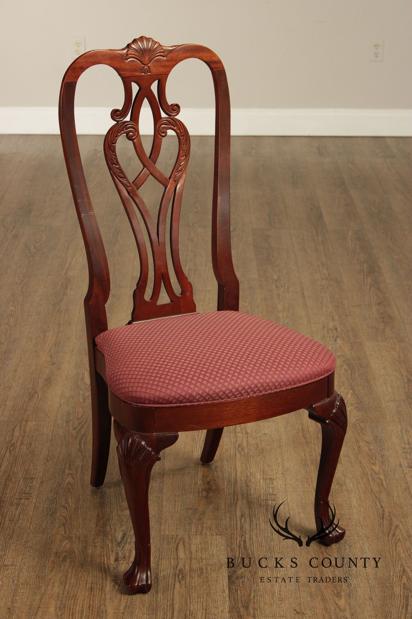 Ethan Allen 18th Century Mahogany Collection Set of Eight Carved Dining Chairs