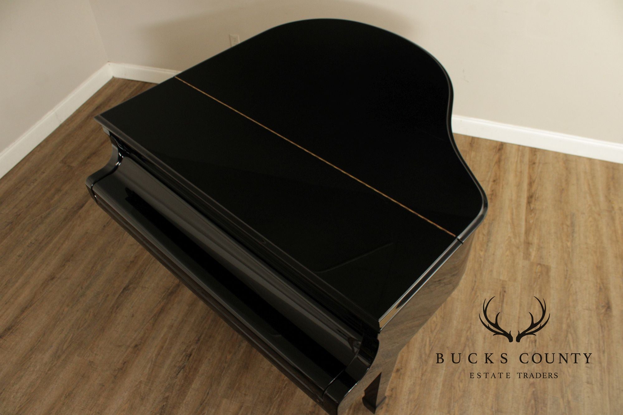 Young Chang G-150 Ebony Baby Grand Piano With Bench