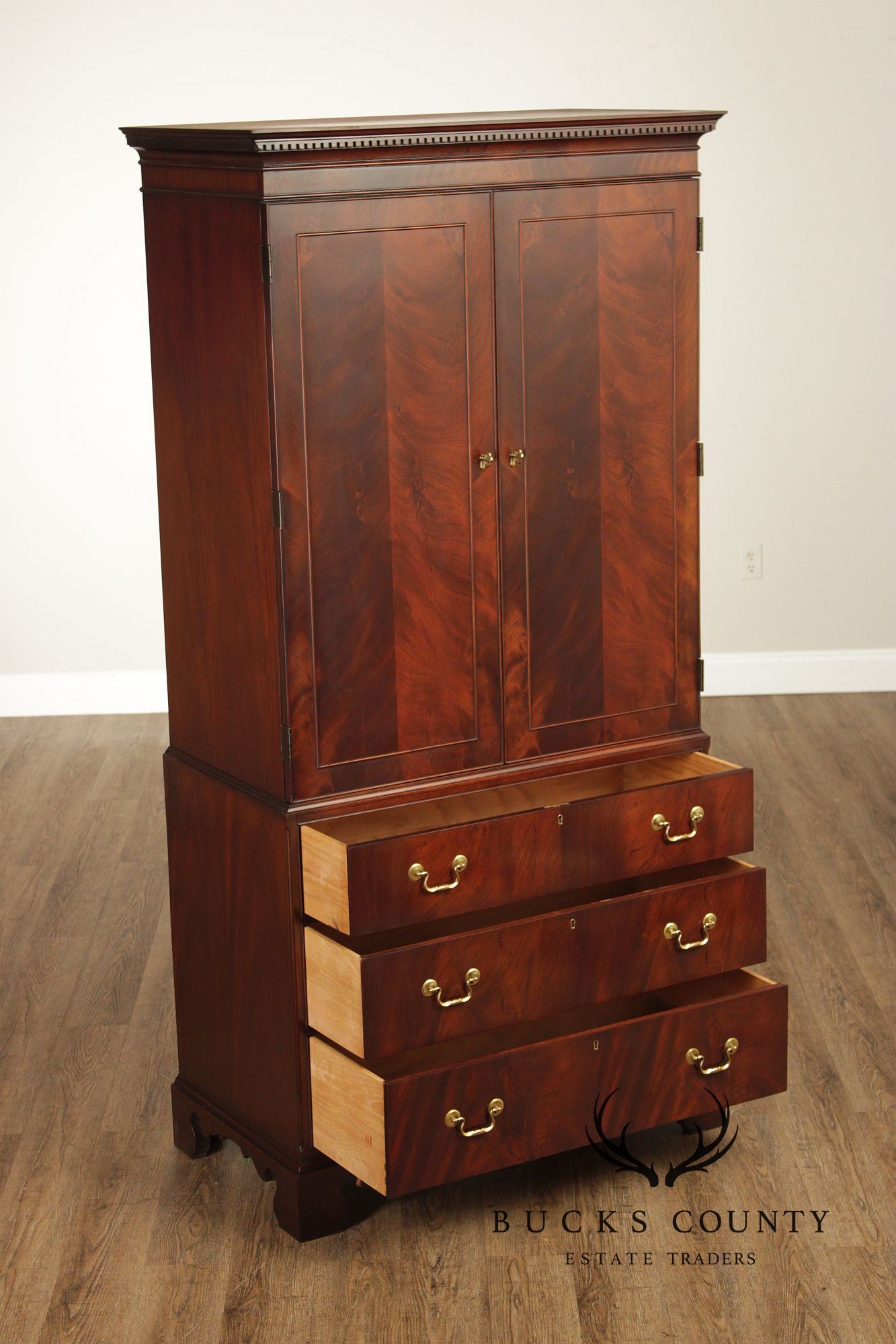 Hickory Chair Historical James River Plantation Mahogany Armoire