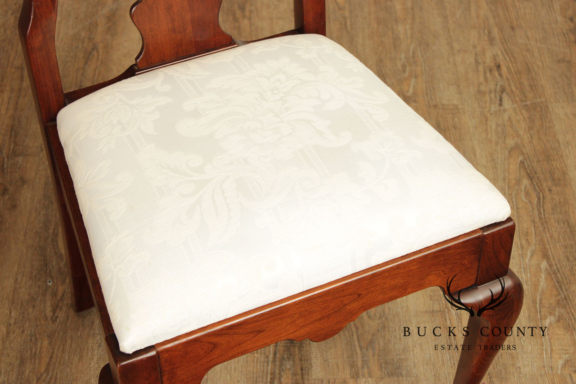 Pennsylvania House Queen Anne Style Set of Eight Cherry Dining Chairs