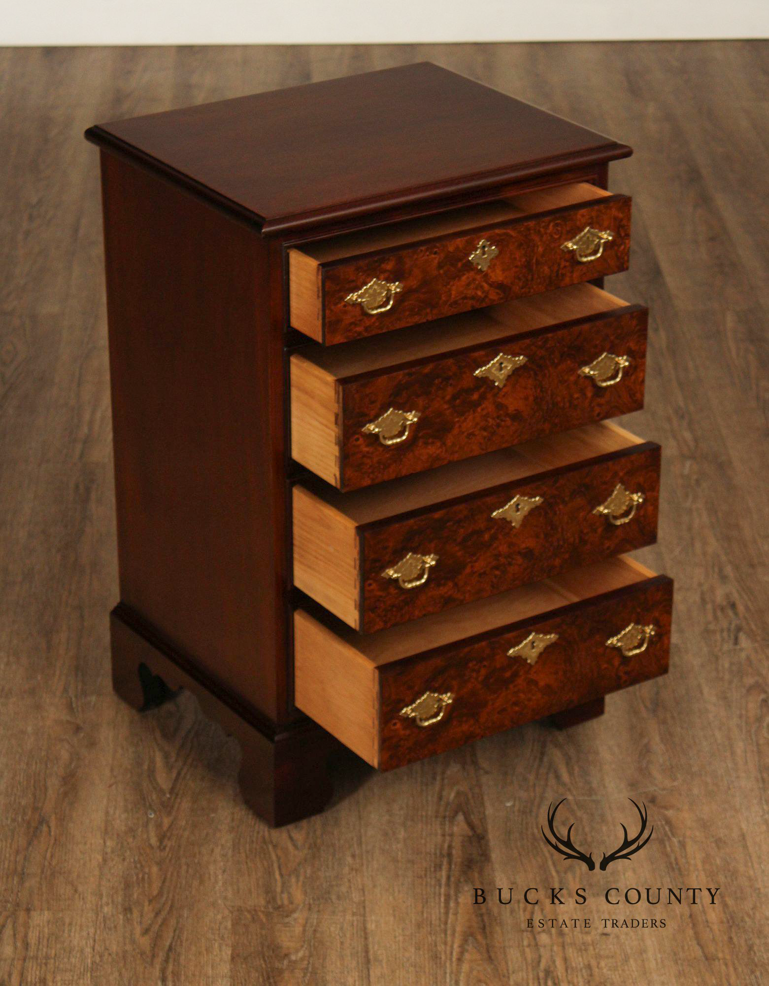 Georgian Style Mahogany And Burlwood Nightstand Chest Of Drawers