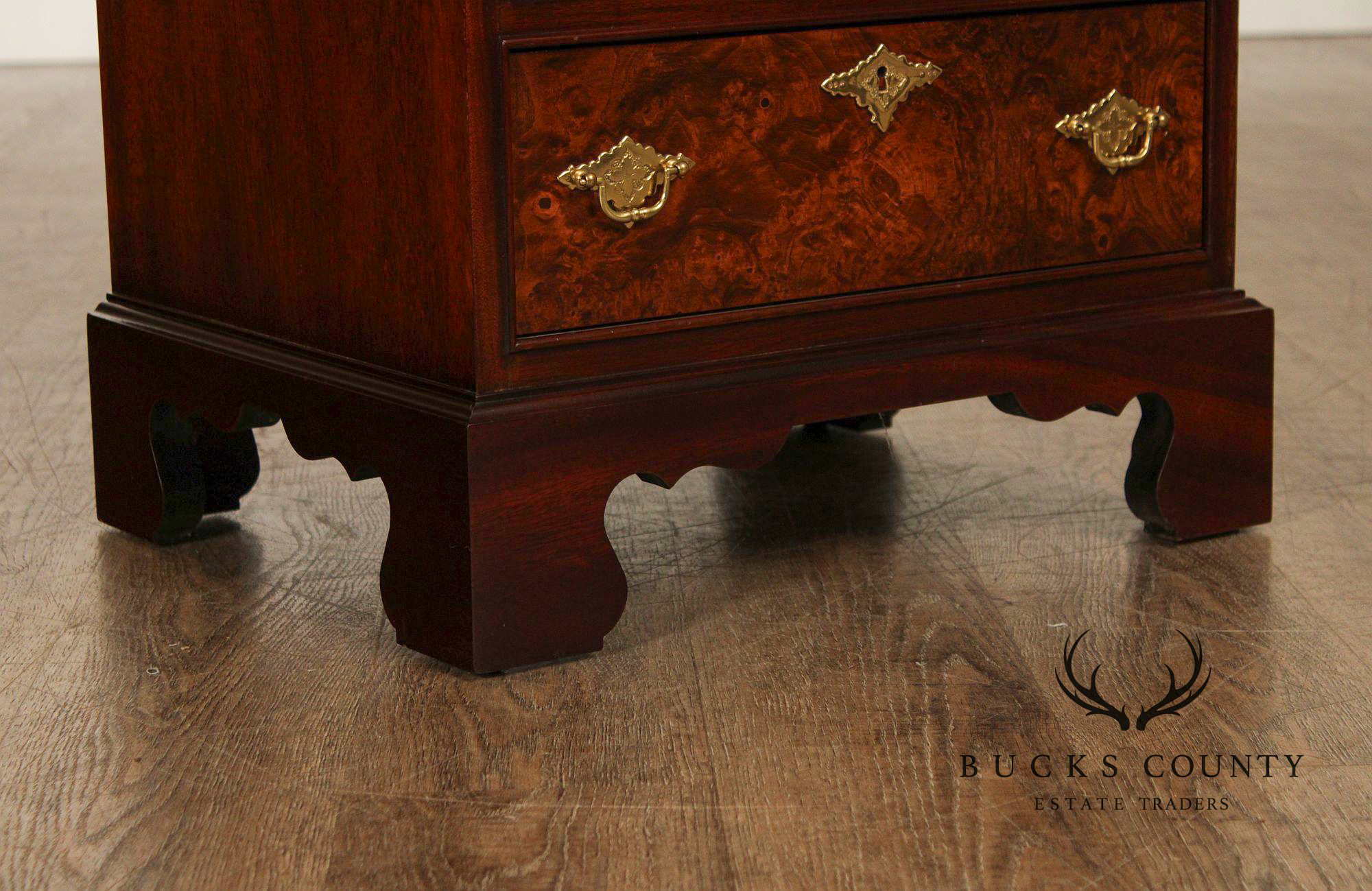 Georgian Style Mahogany And Burlwood Nightstand Chest Of Drawers