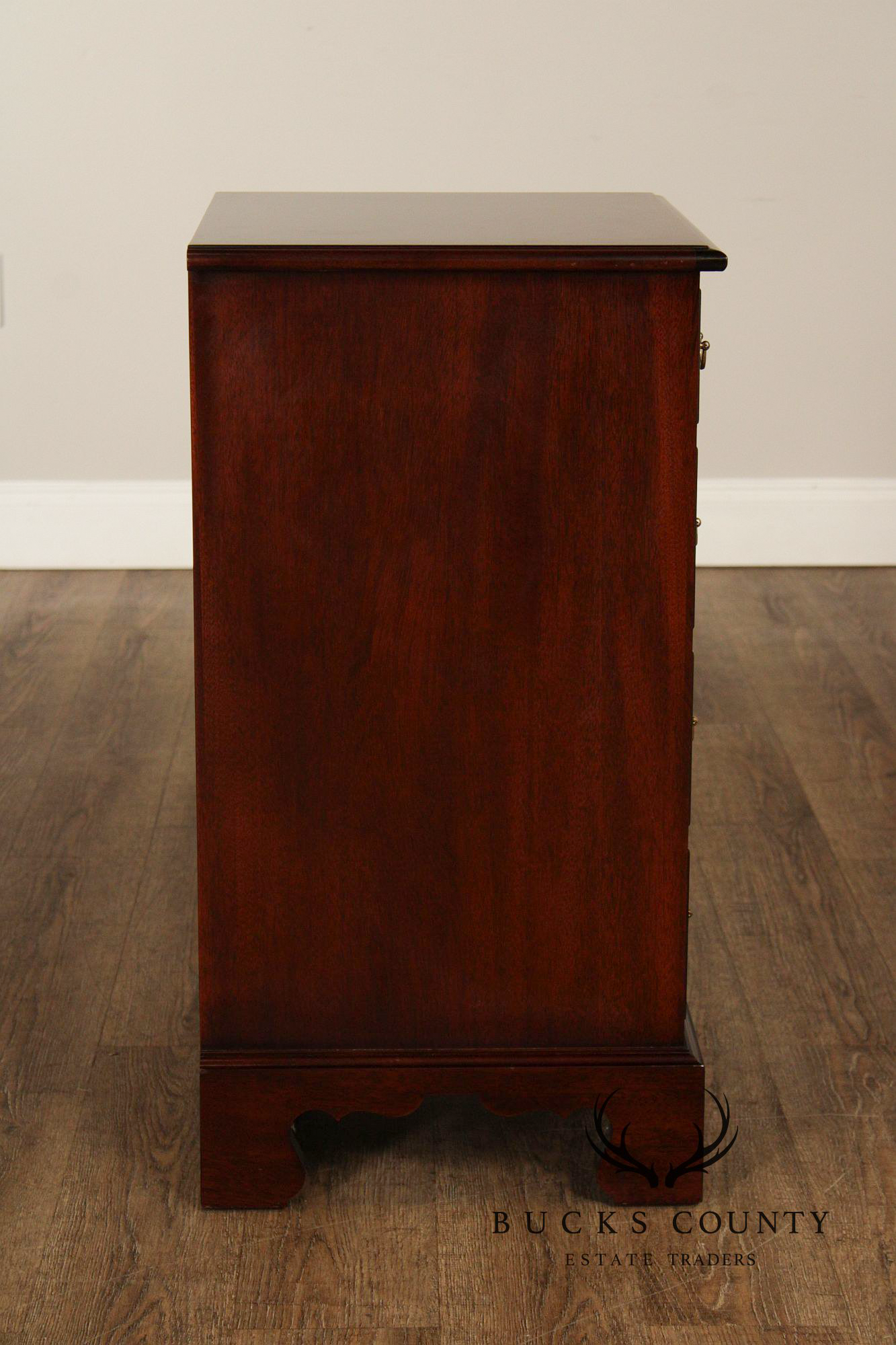 Georgian Style Mahogany And Burlwood Nightstand Chest Of Drawers