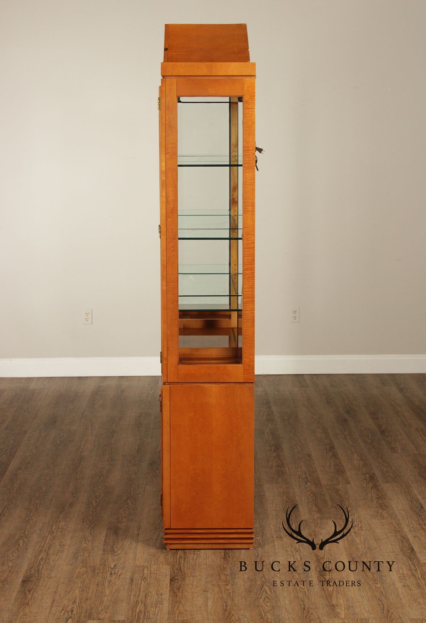 Hickory White Genesis Collection Maple China Cabinet