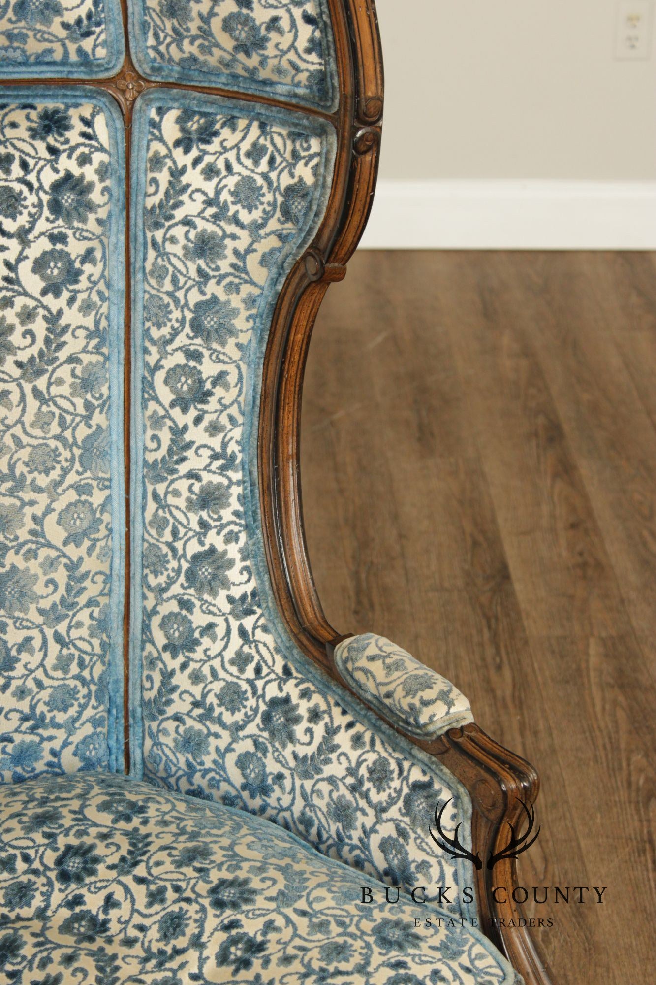 French Louis XV Style Carved Frame Porter's Chair