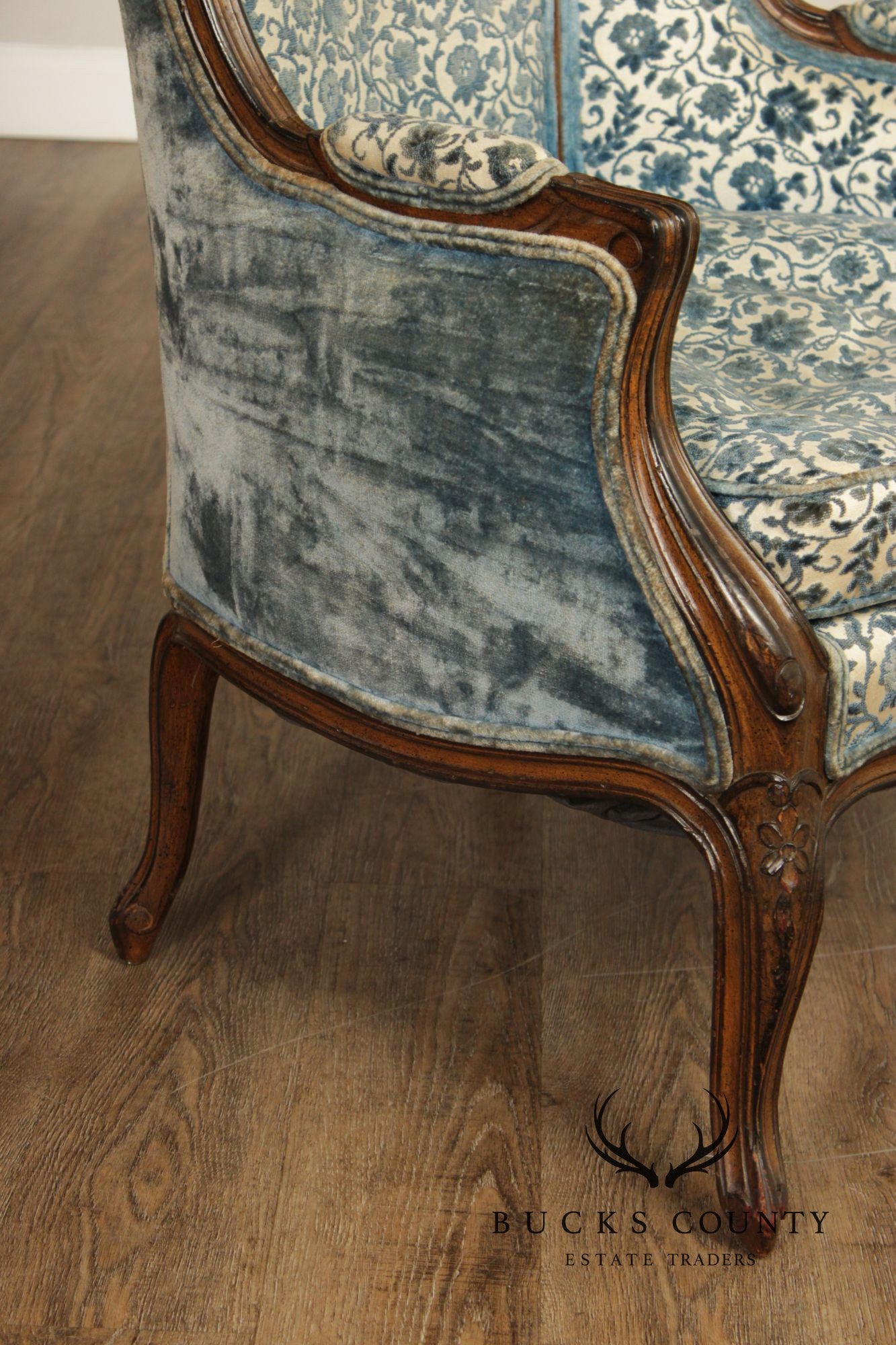 French Louis XV Style Carved Frame Porter's Chair