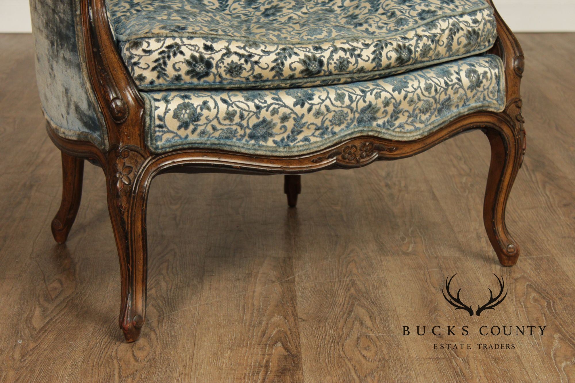 French Louis XV Style Carved Frame Porter's Chair