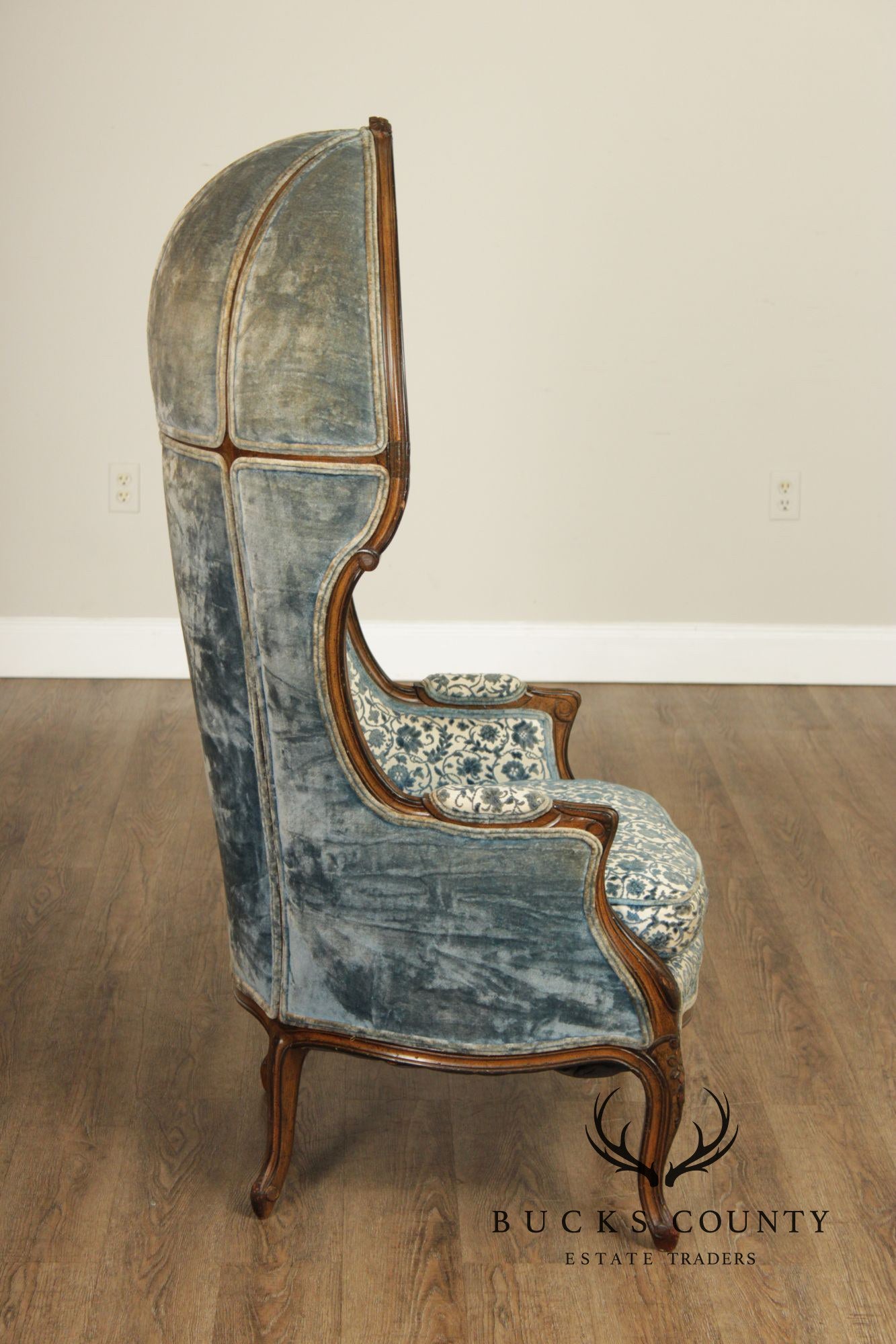 French Louis XV Style Carved Frame Porter's Chair