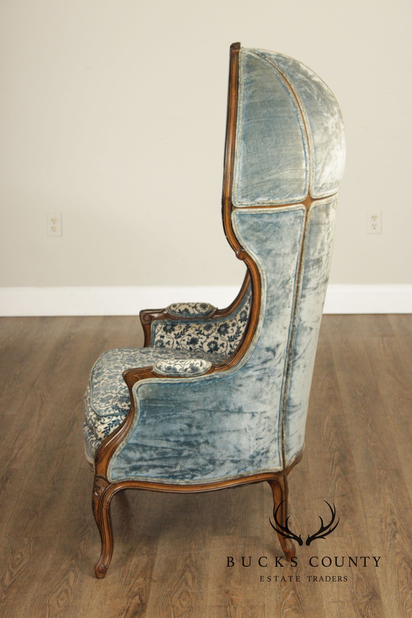 French Louis XV Style Carved Frame Porter's Chair