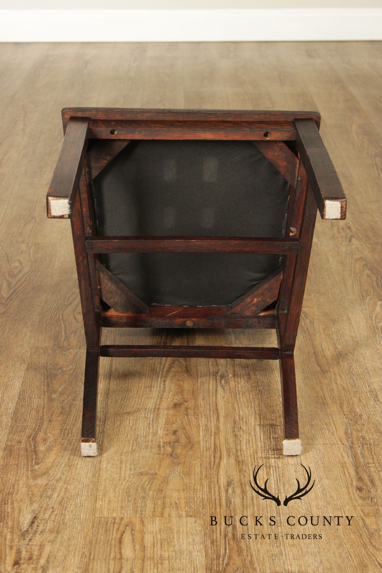 Antique Arts & Crafts Set Of Six Mission Style Oak Dining Chairs With Leather Seats
