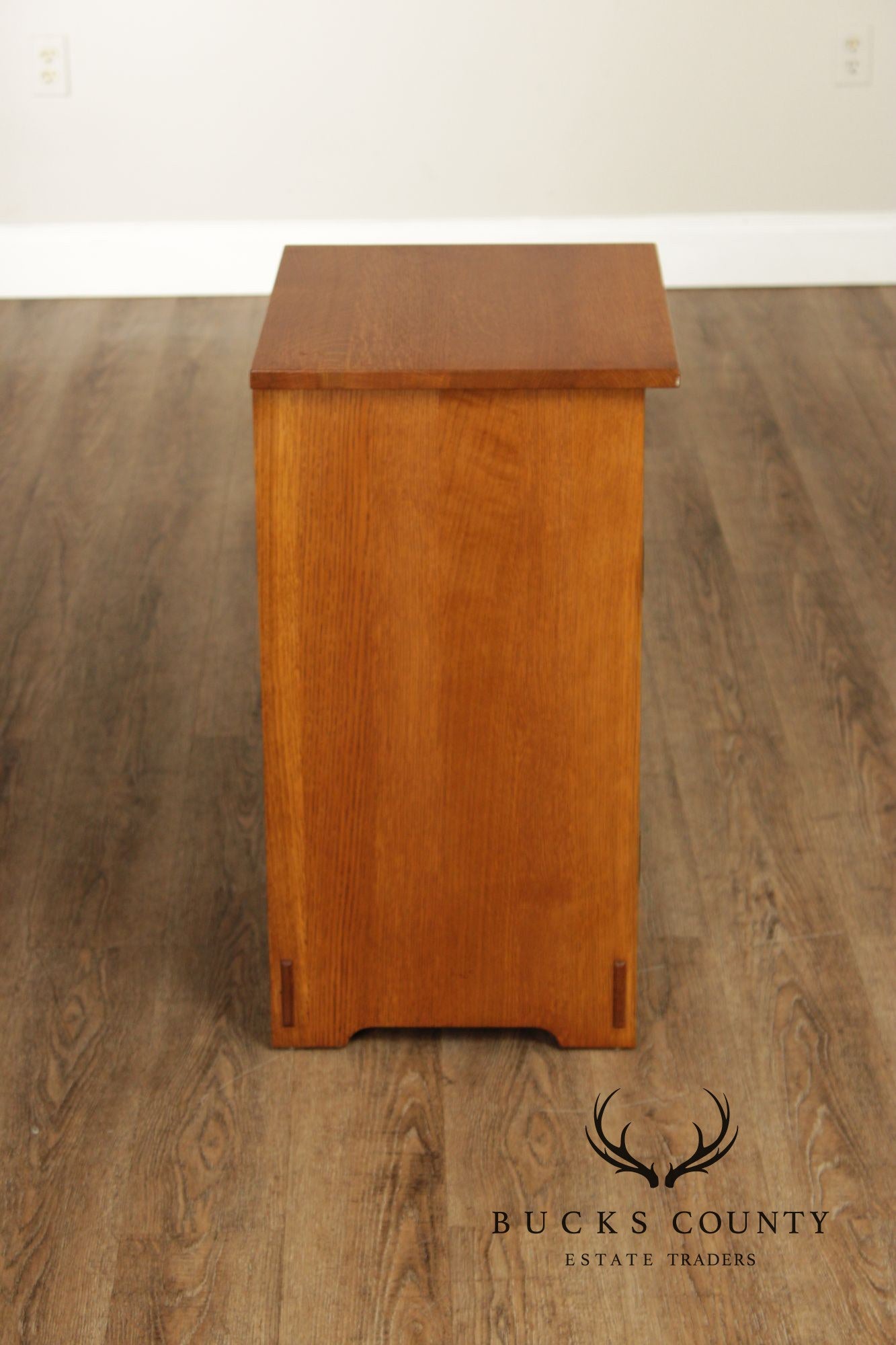 Stickley Mission Collection Pair Inlaid Oak Harvey Ellis Nightstands Bedside Cabinets