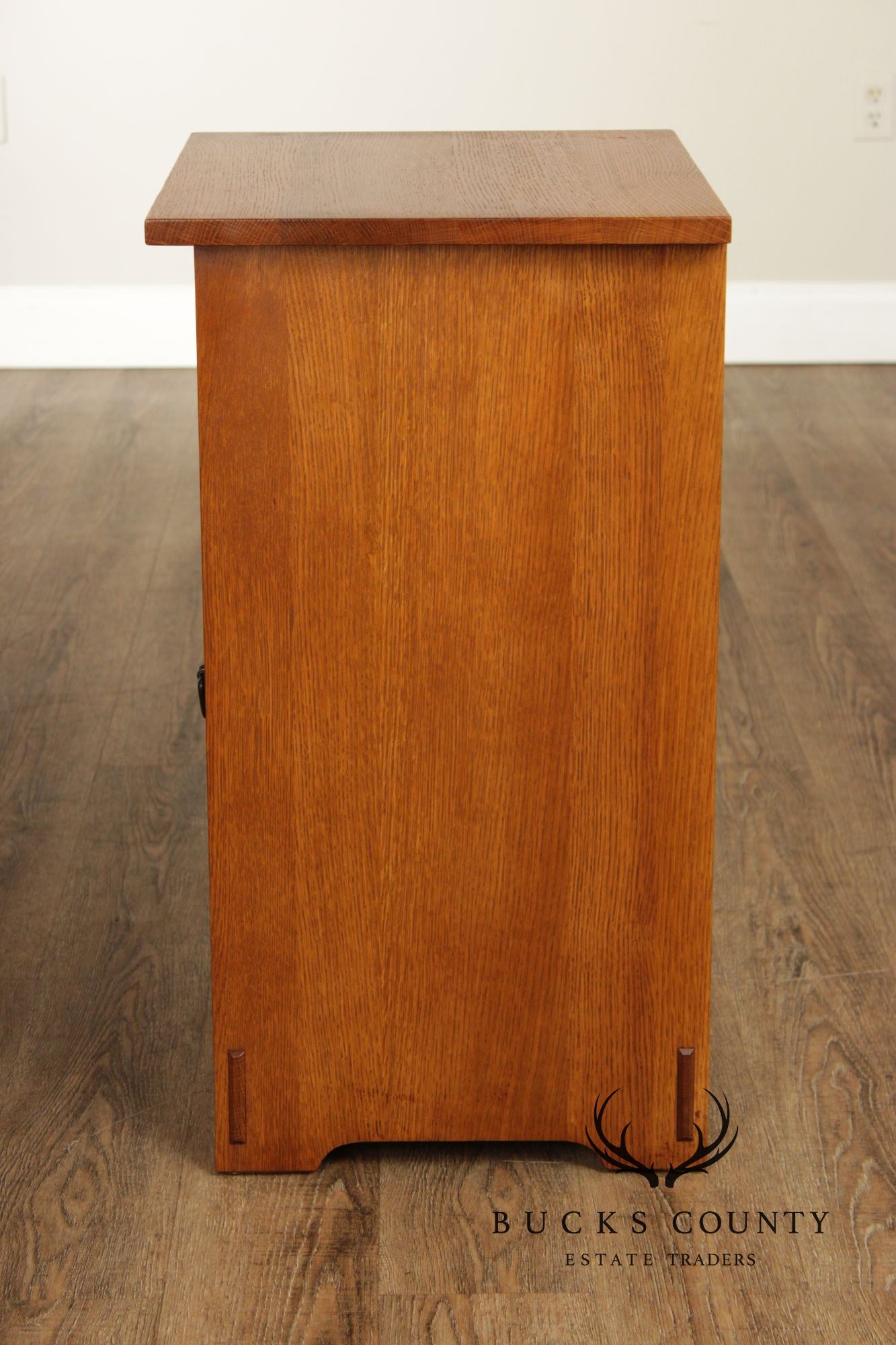 Stickley Mission Collection Pair Inlaid Oak Harvey Ellis Nightstands Bedside Cabinets