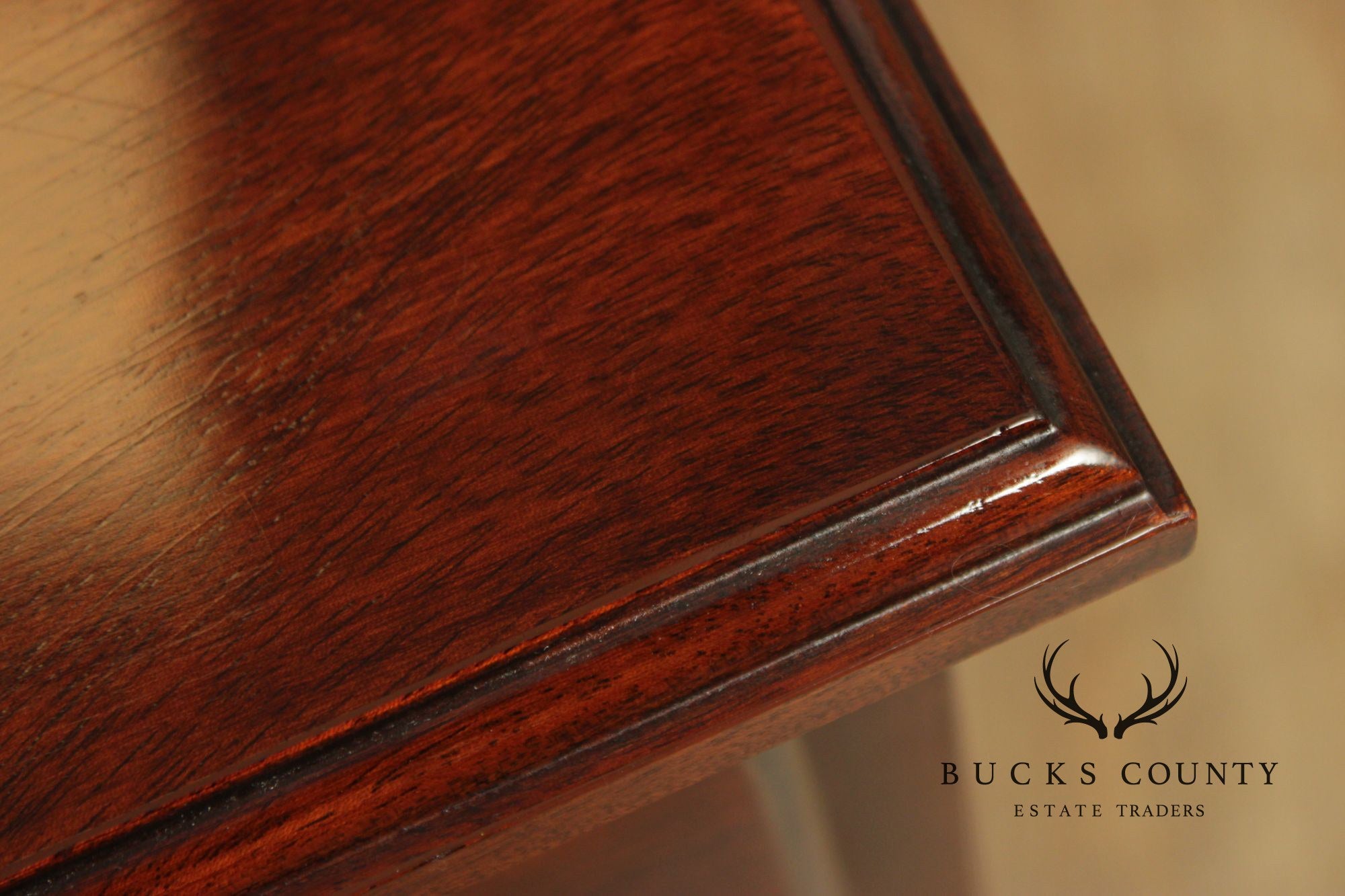 Henkel Harris Virginia Galleries Pair Of Traditional Mahogany Nightstands