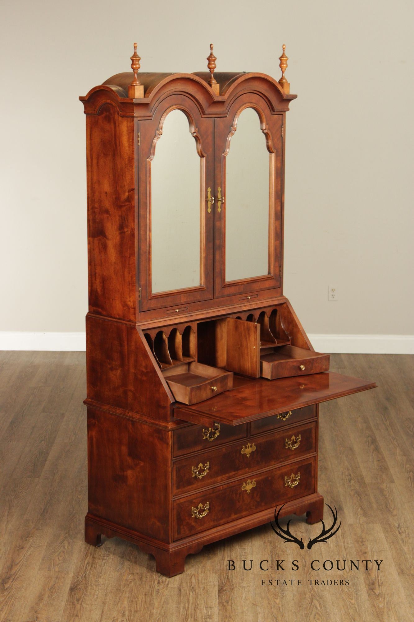Henredon Aston Court Georgian Style Secretary Desk With Bookcase