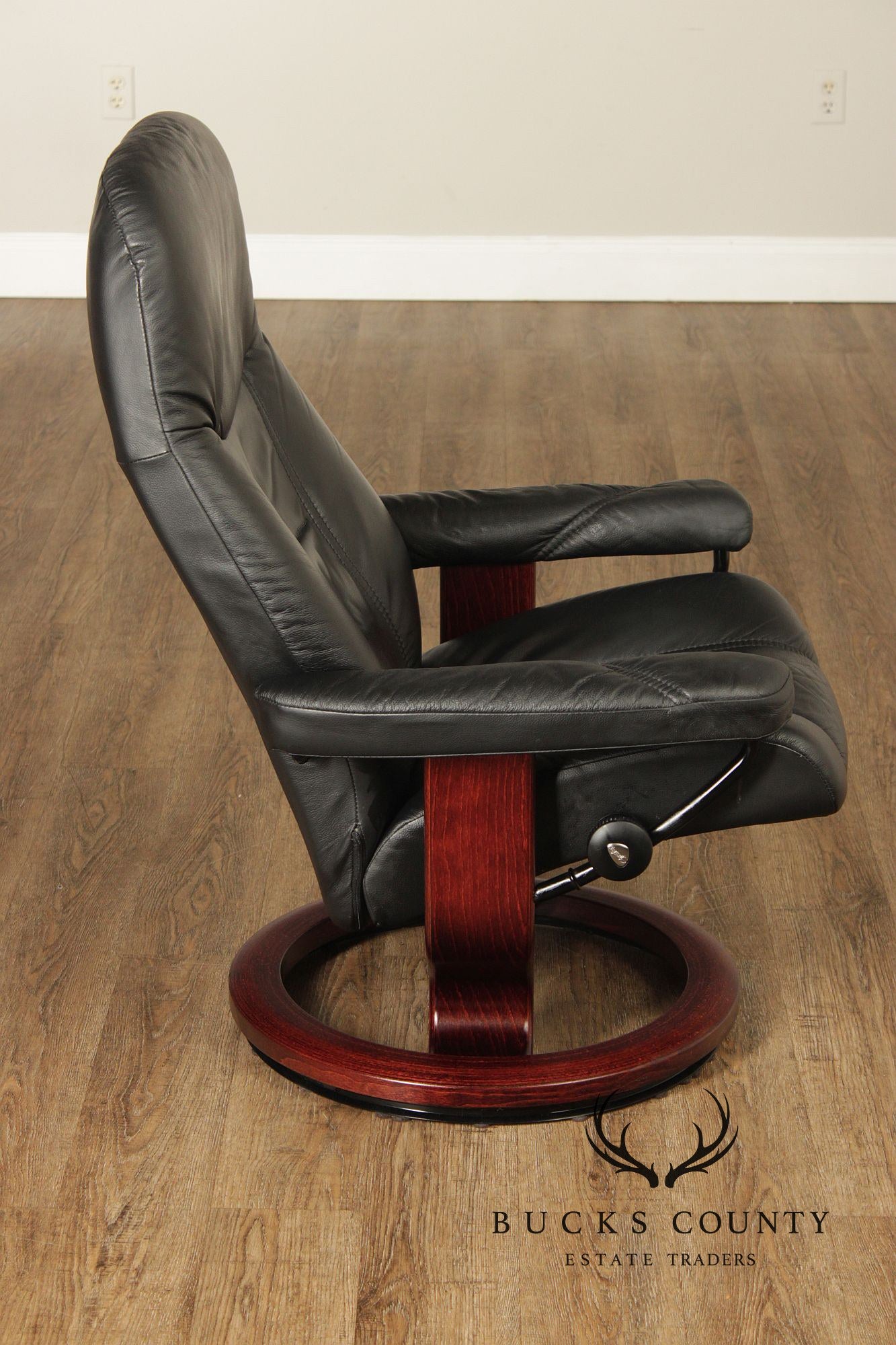 Ekornes Stressless Black Leather Recliner Lounge Chair With Ottoman