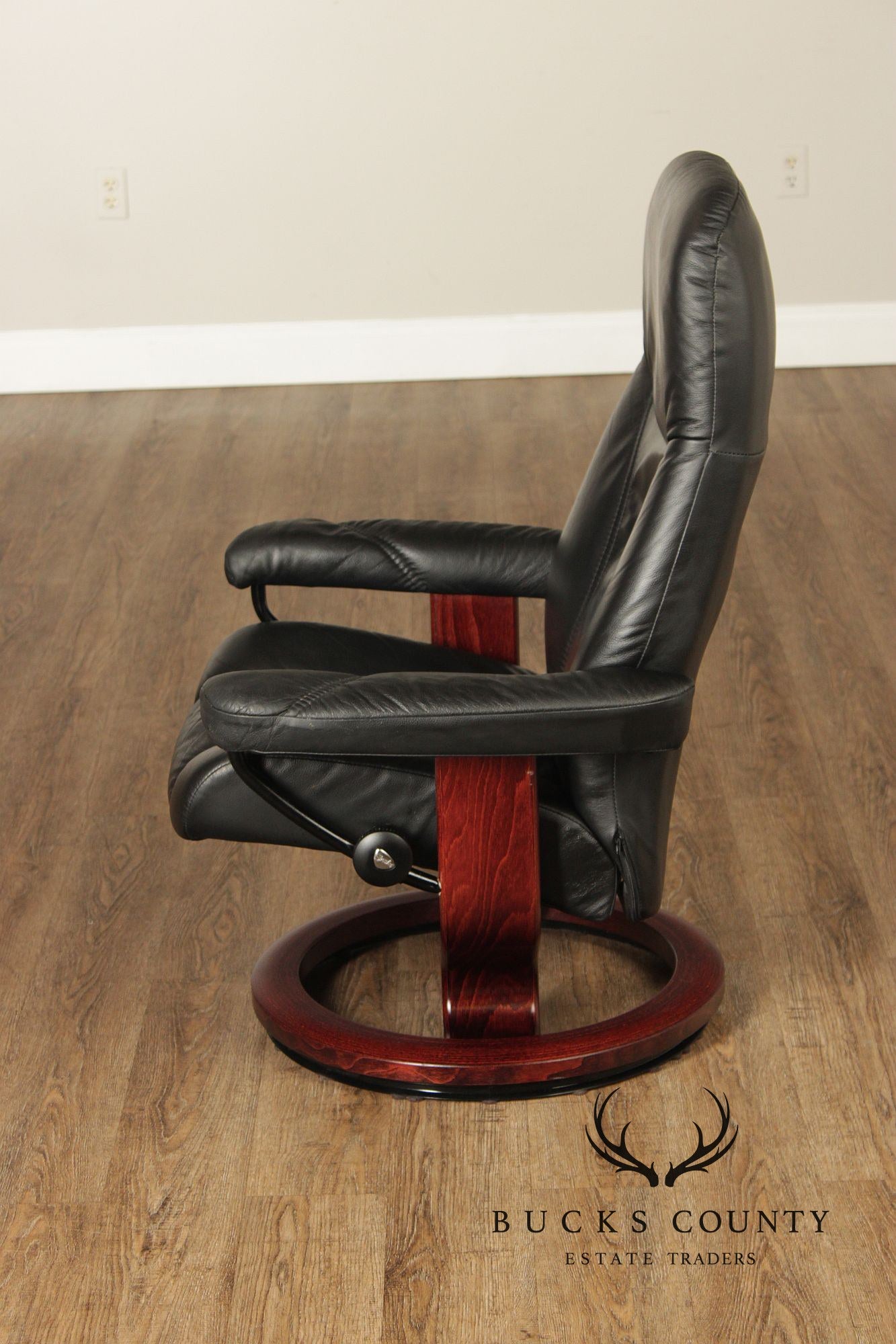 Ekornes Stressless Black Leather Recliner Lounge Chair With Ottoman