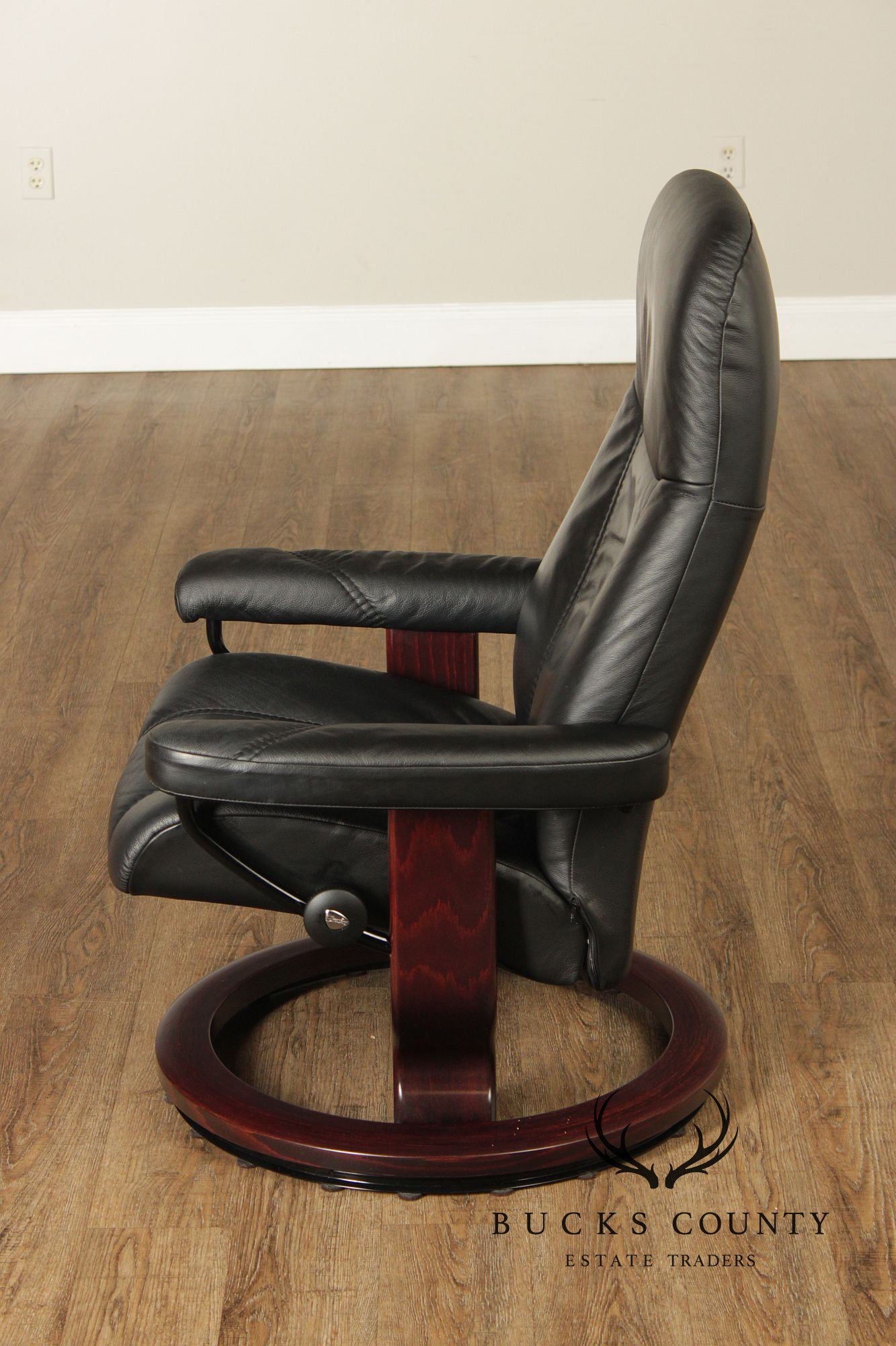 Ekornes Stressless Black Leather Recliner With Ottoman